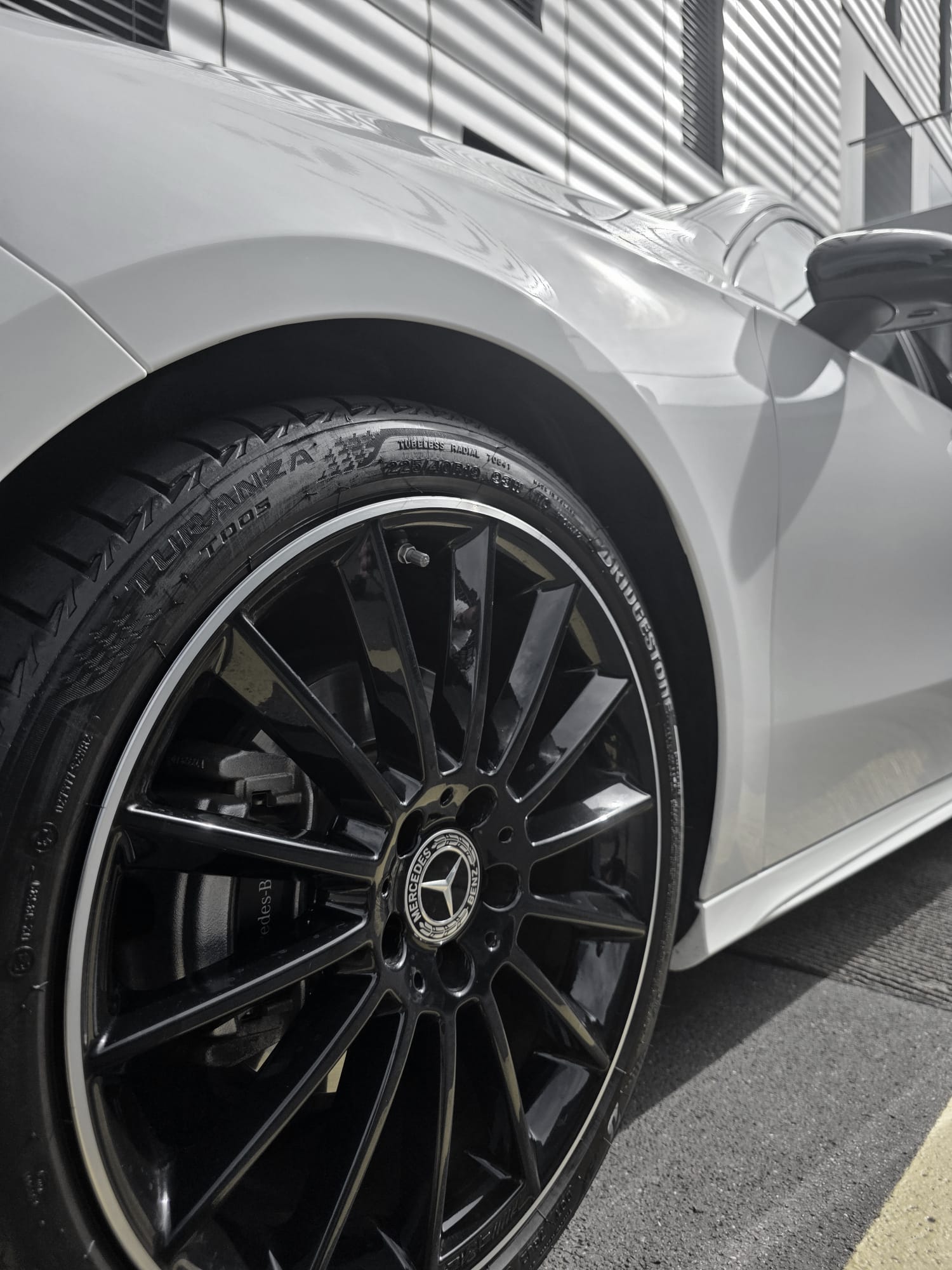 MERCEDES-BENZ A 200 AMG Line-image-3