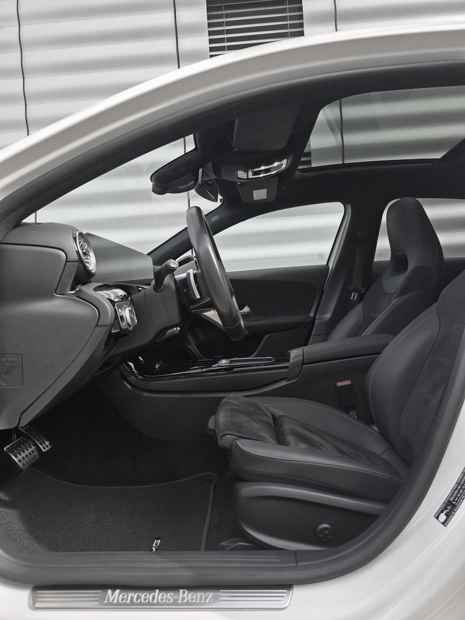 MERCEDES-BENZ A 200 AMG Line-image-7