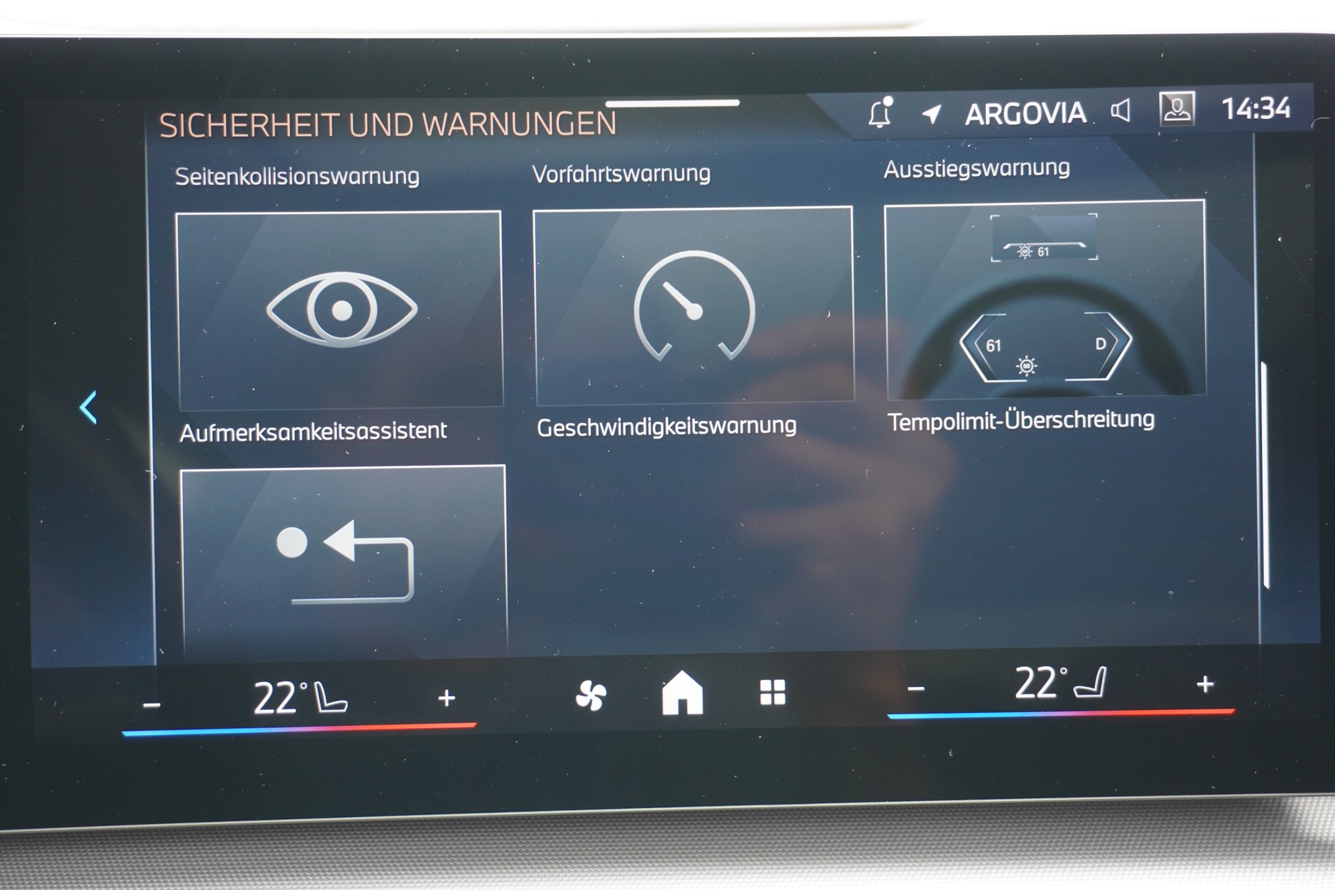 BMW 223d Active Tourer xDrive DKG-image-30