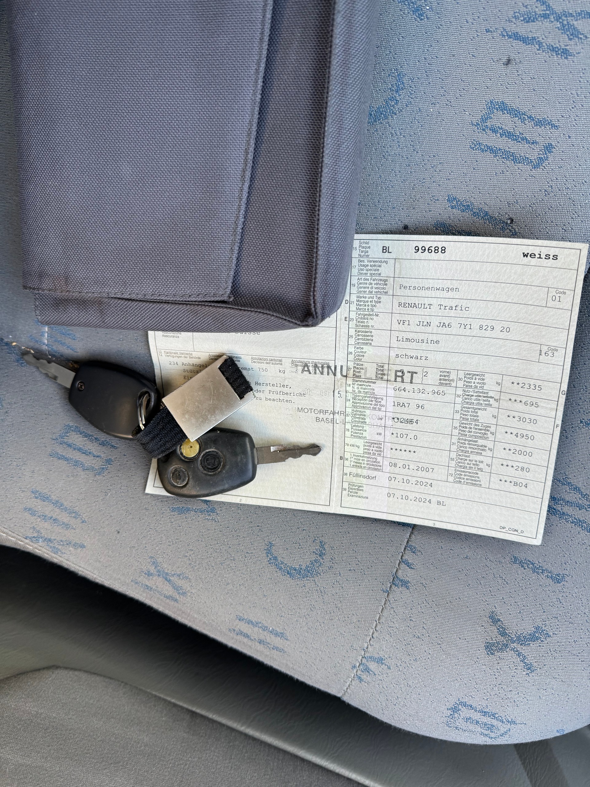 RENAULT Trafic 2.5dCi L1H1 Passenger Expression-image-12