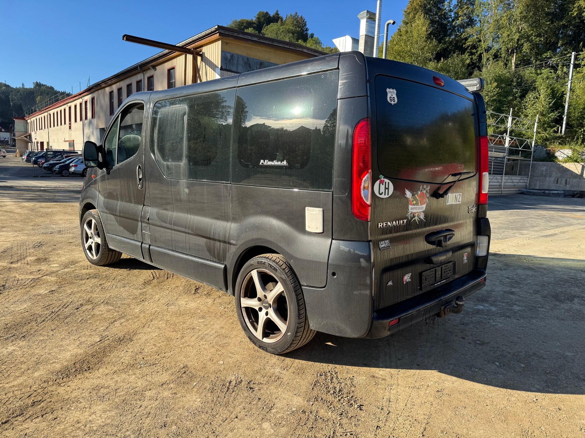 RENAULT Trafic 2.5dCi L1H1 Passenger Expression-image-3