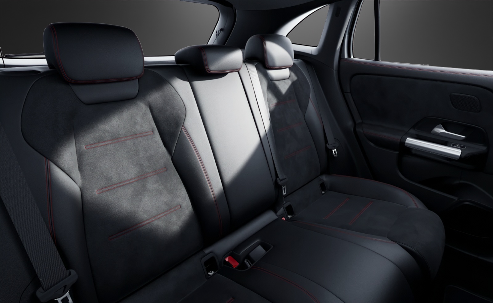 MERCEDES-BENZ GLA 200 7G-DCT-image-9