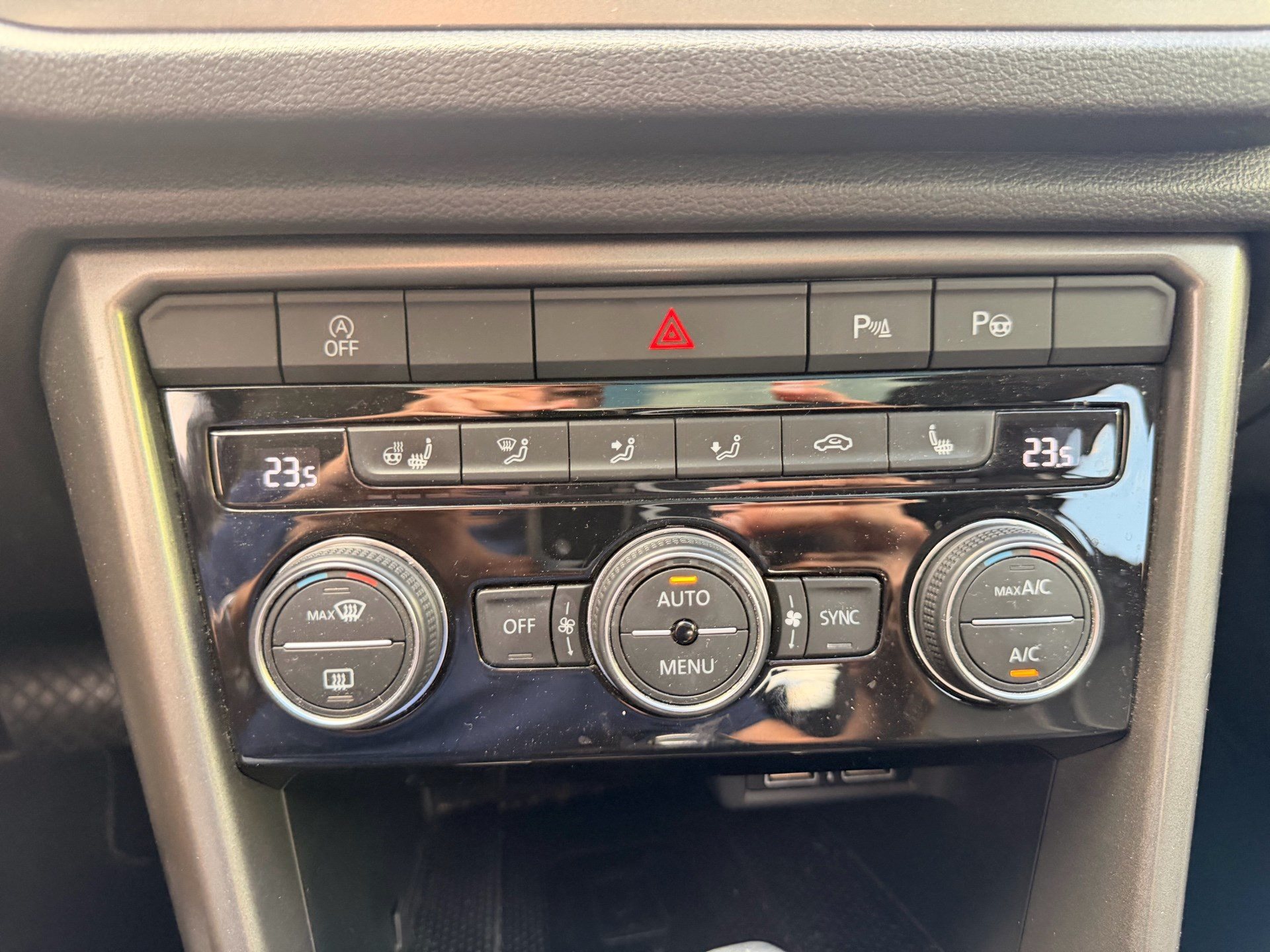 VW T-Roc 2.0 TSI 4MOTION STYLE ***ANHÄNGERKUPPLUNG & PANORAMAGLASDACH***-image-18