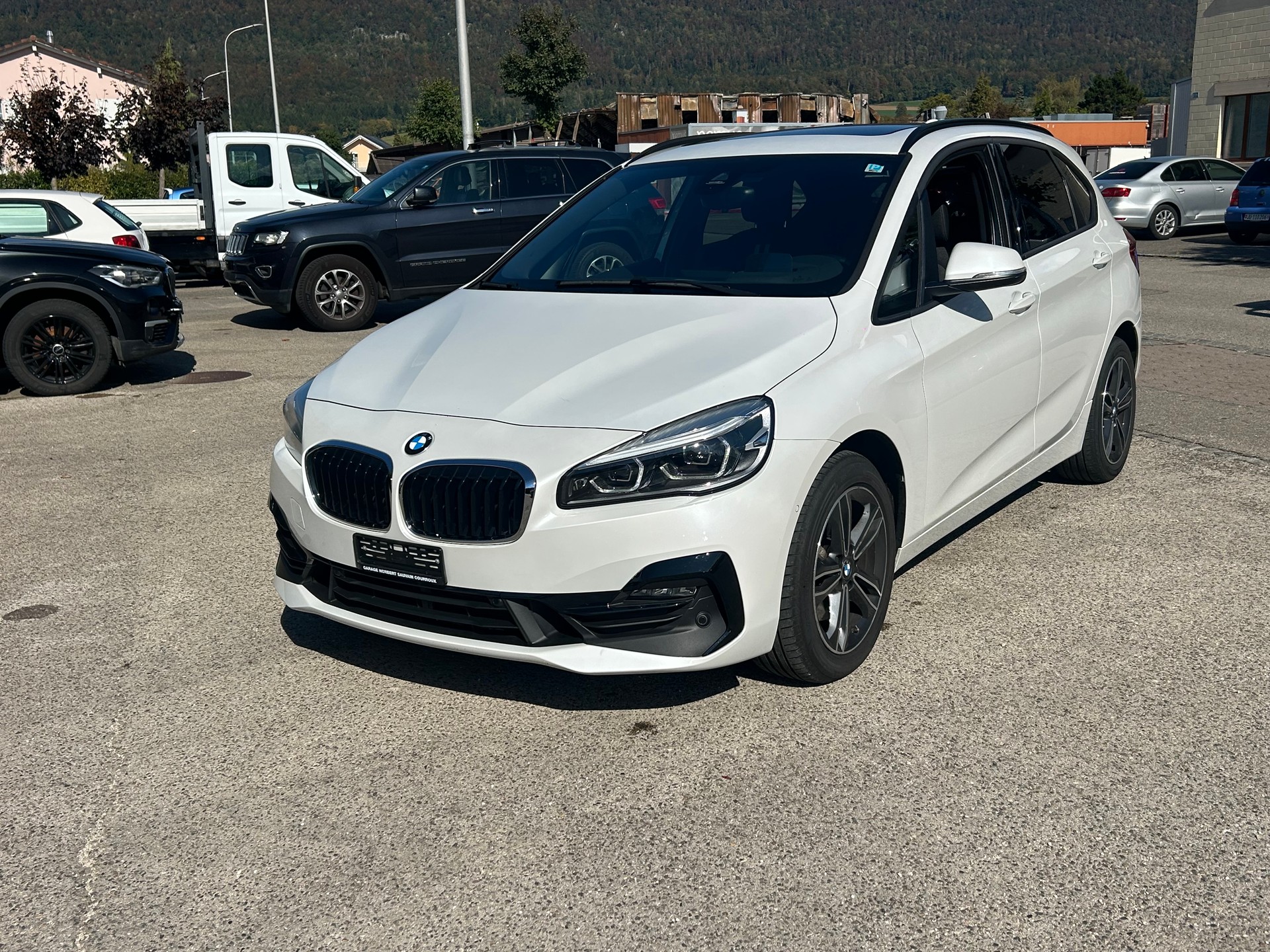 BMW 218d xDrive Active Tourer Steptronic Sport Line-image-1
