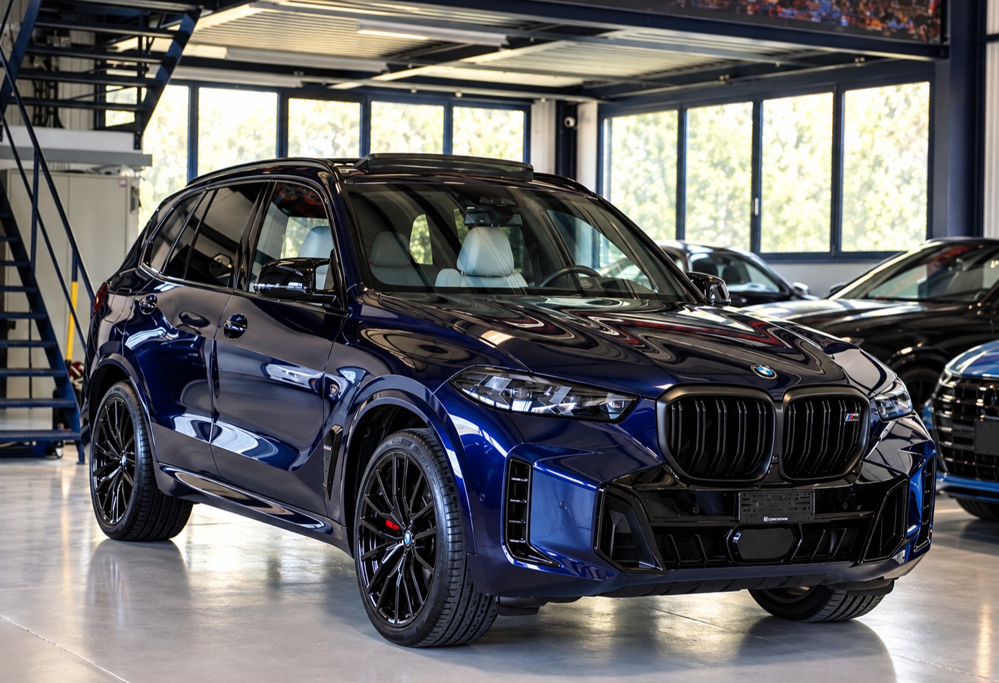 BMW X5 xDrive 48V M60i M Sport Pro Steptronic // WERKSGARANTIE BIS 12.27 // INDIVIDUAL LACKIERUNG //-image-0