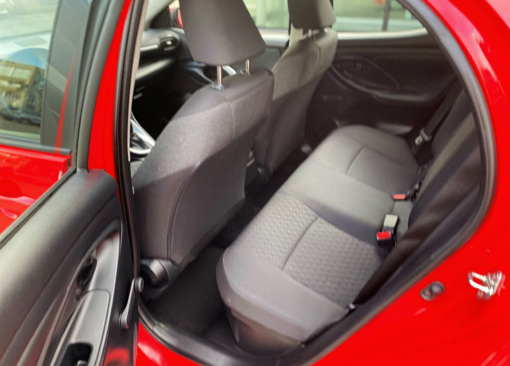TOYOTA Yaris 1.5 VVT-i HSD Comfort-image-8