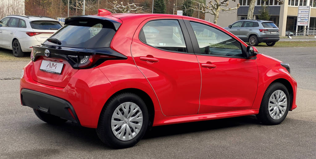 TOYOTA Yaris 1.5 VVT-i HSD Comfort-image-11