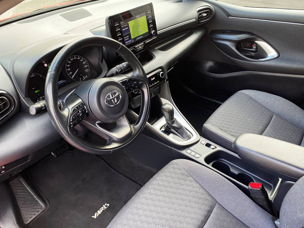 TOYOTA Yaris 1.5 VVT-i HSD Comfort-image-4