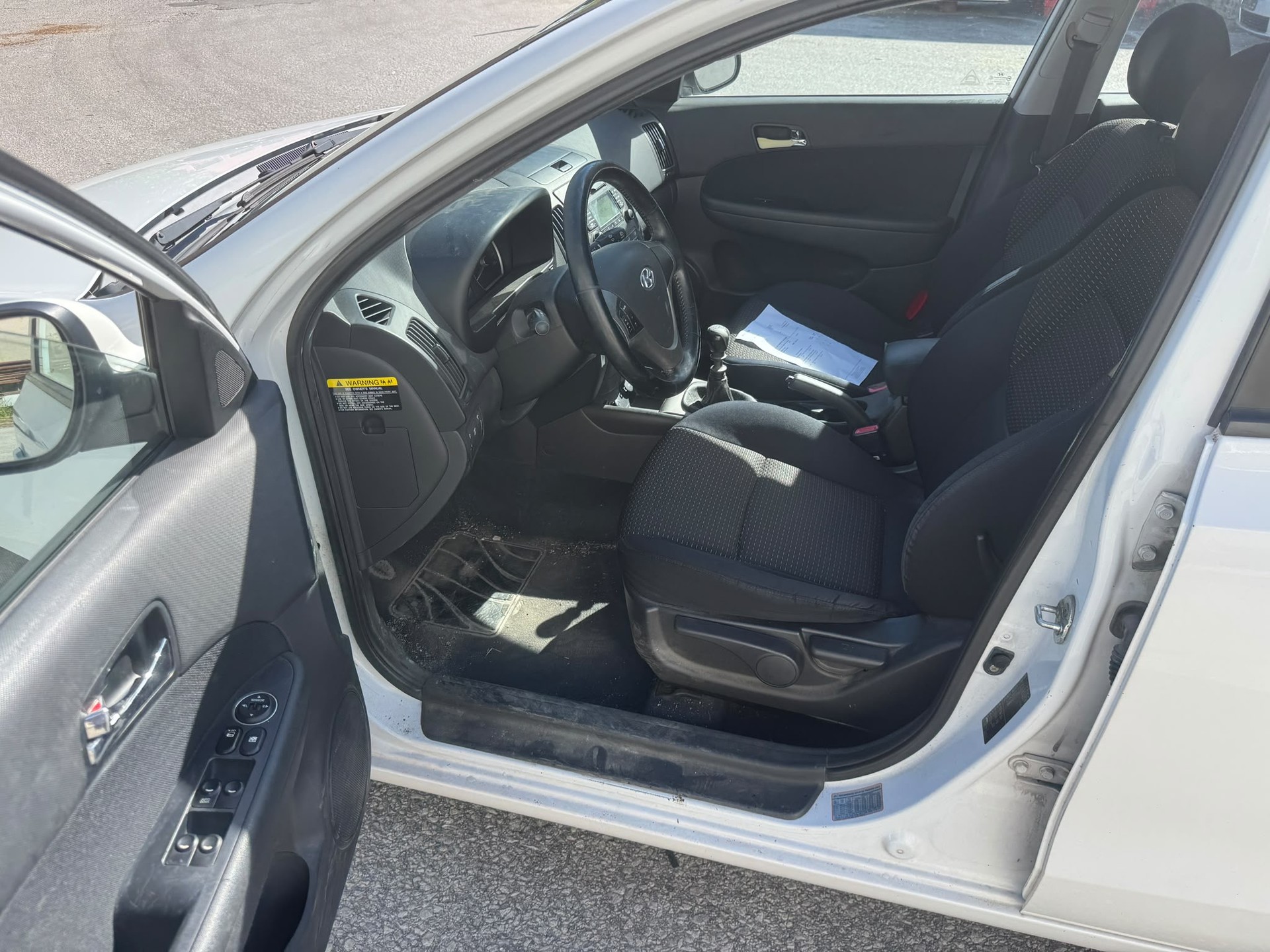 HYUNDAI i30 1.6 CRDi Style-image-6