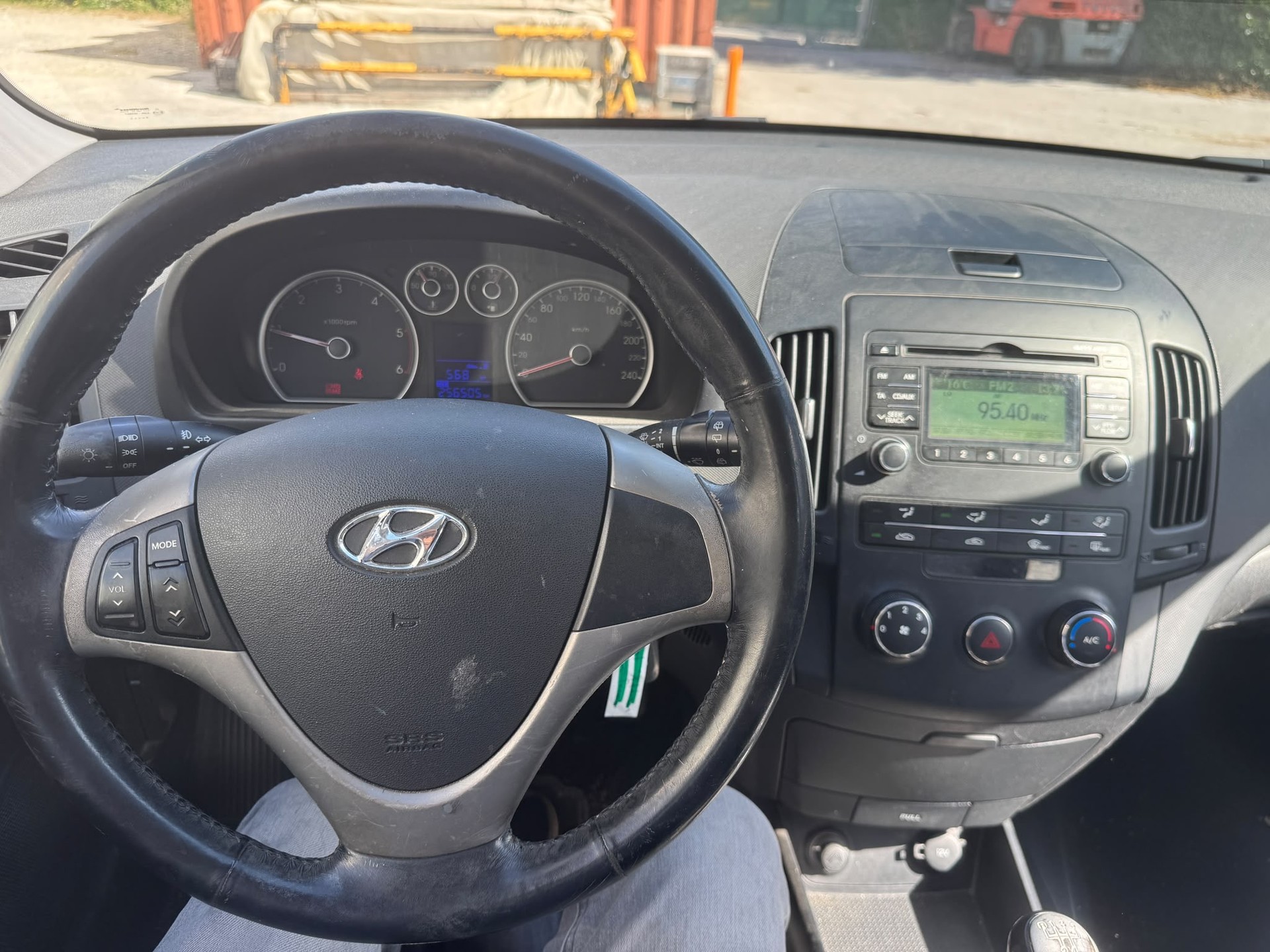 HYUNDAI i30 1.6 CRDi Style-image-8