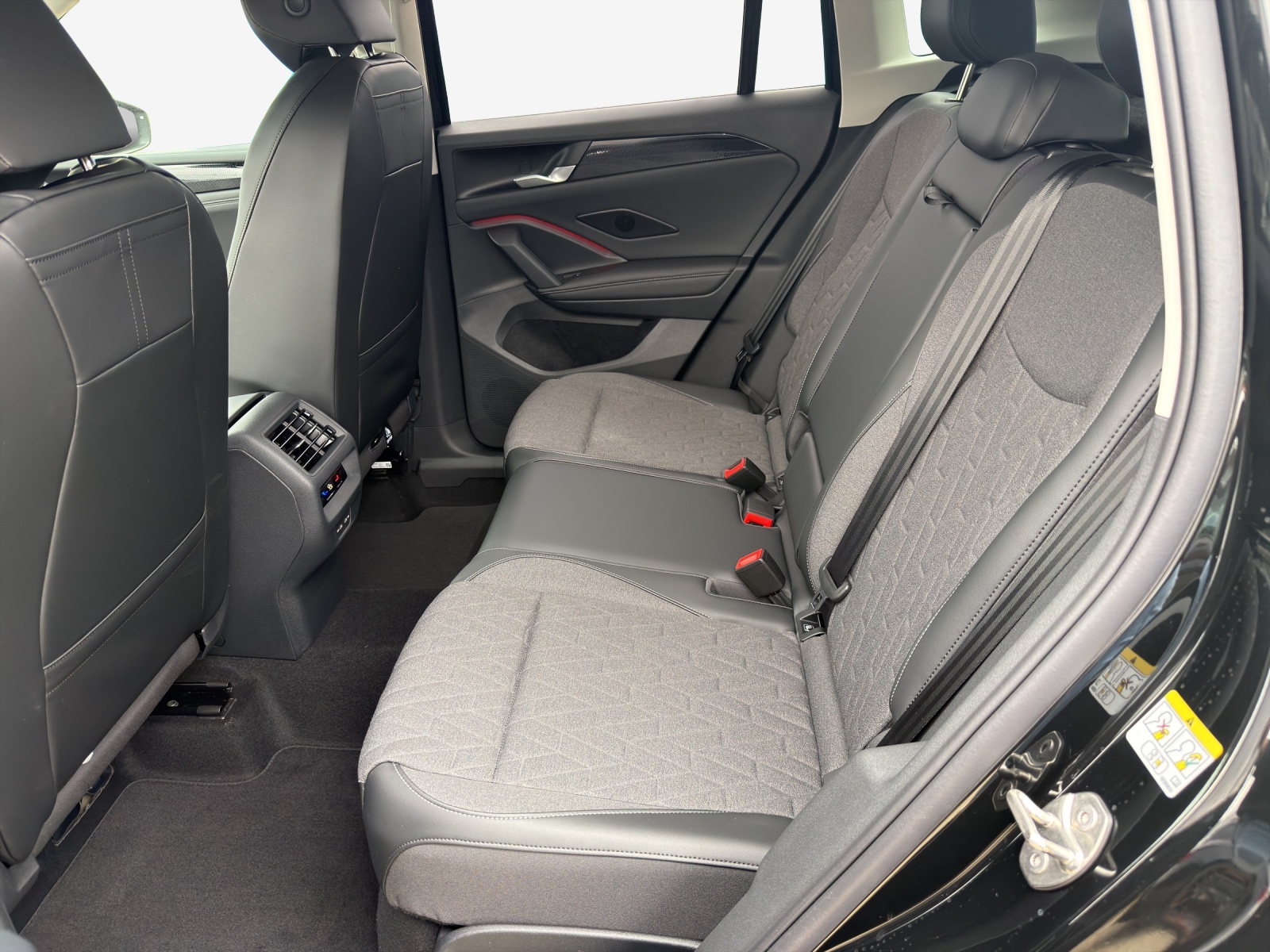 VW Tiguan Life UNITED 1.5eTSI 150PS-image-11