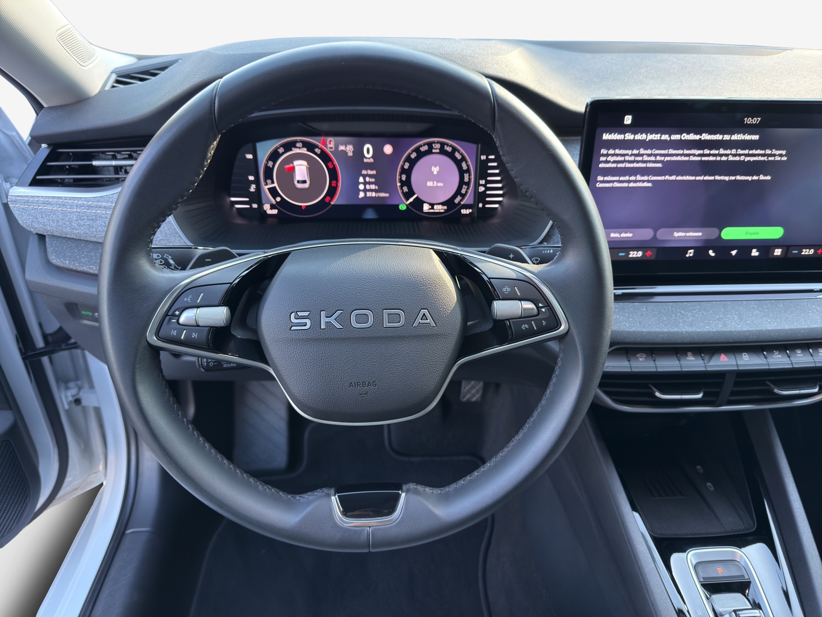 SKODA Octavia Combi 2.0 TDI DSG Selection-image-9