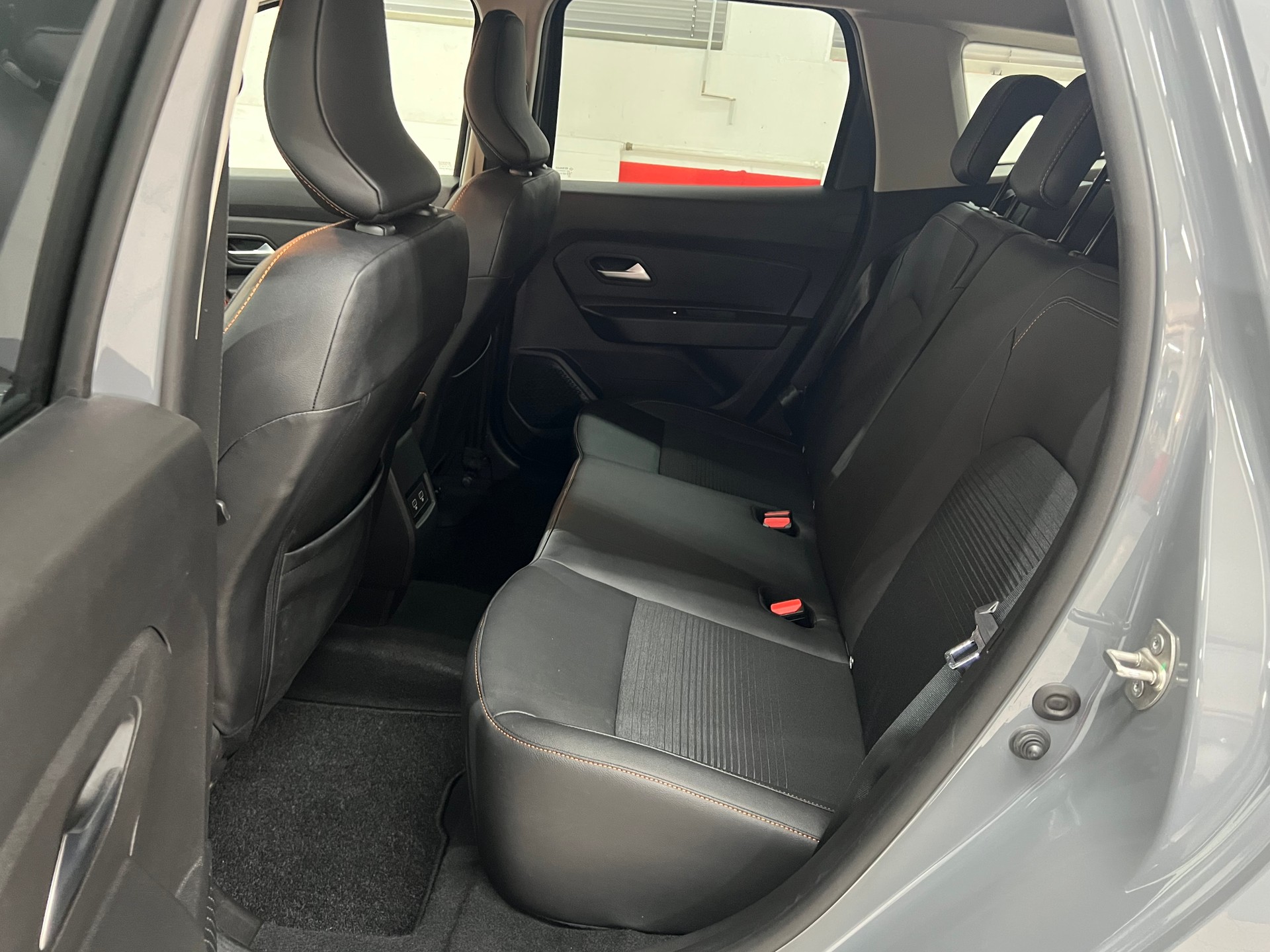 DACIA Duster TCe 150 Extreme EDC 4x2-image-14