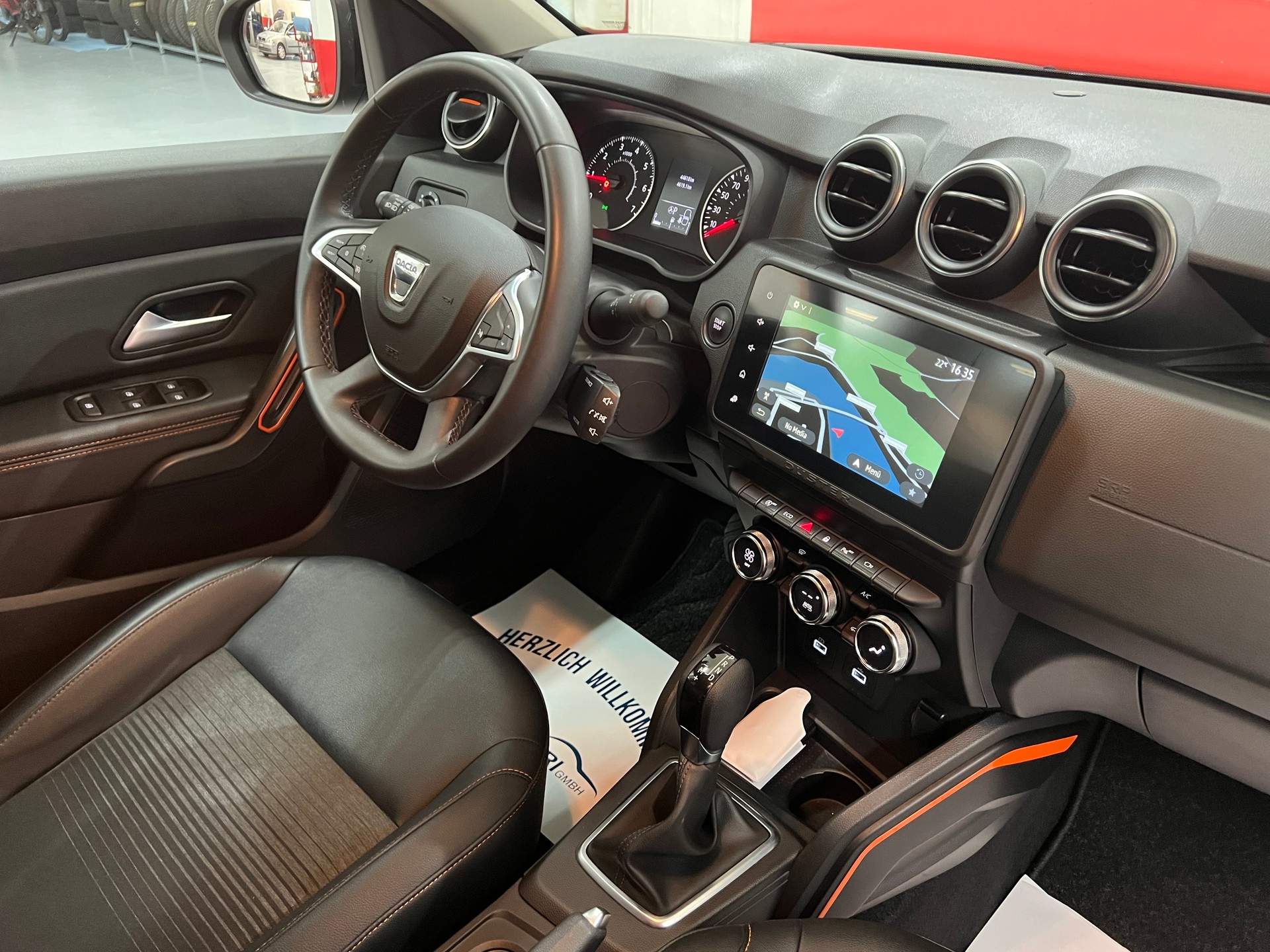 DACIA Duster TCe 150 Extreme EDC 4x2-image-13