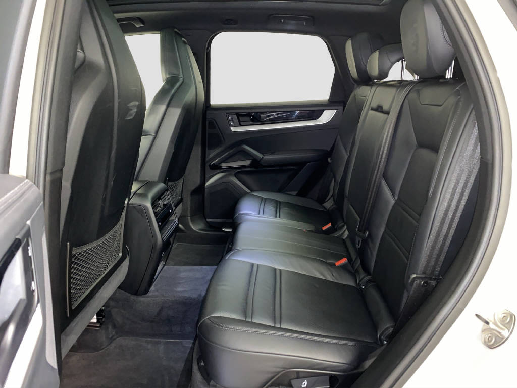 PORSCHE Cayenne 3.0 V6 E-Hybrid-image-12