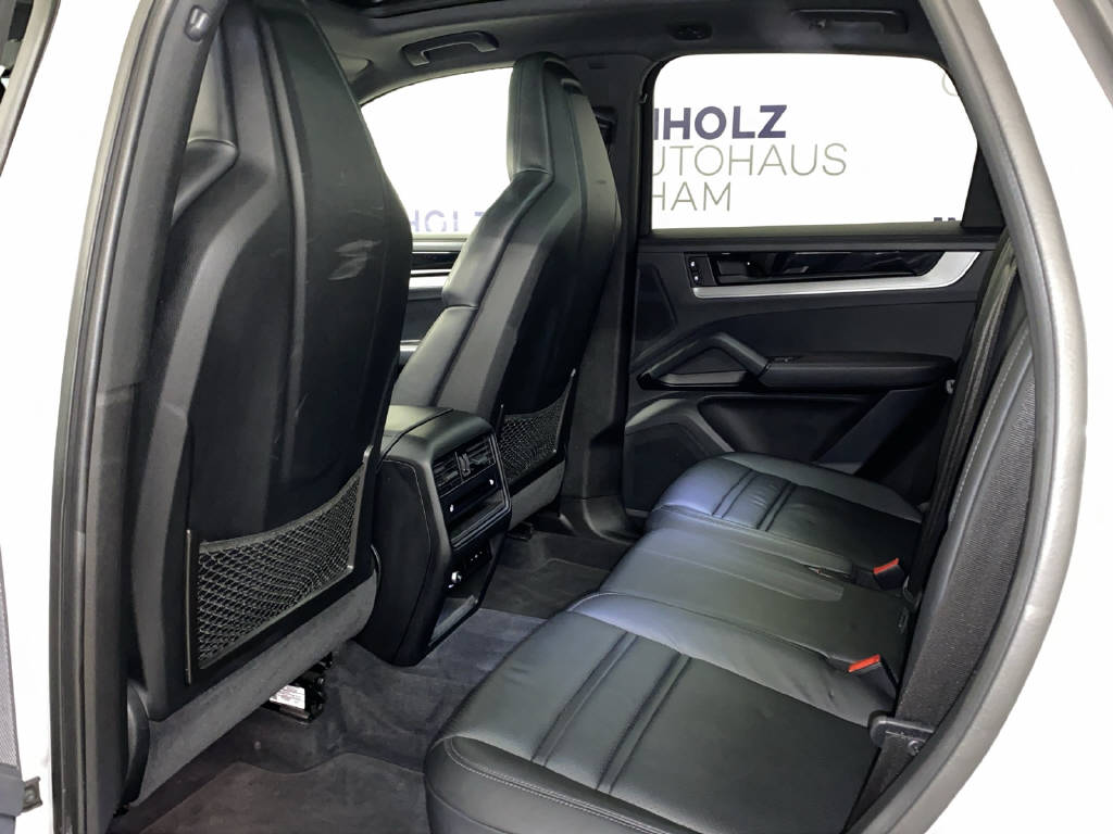 PORSCHE Cayenne 3.0 V6 E-Hybrid-image-16