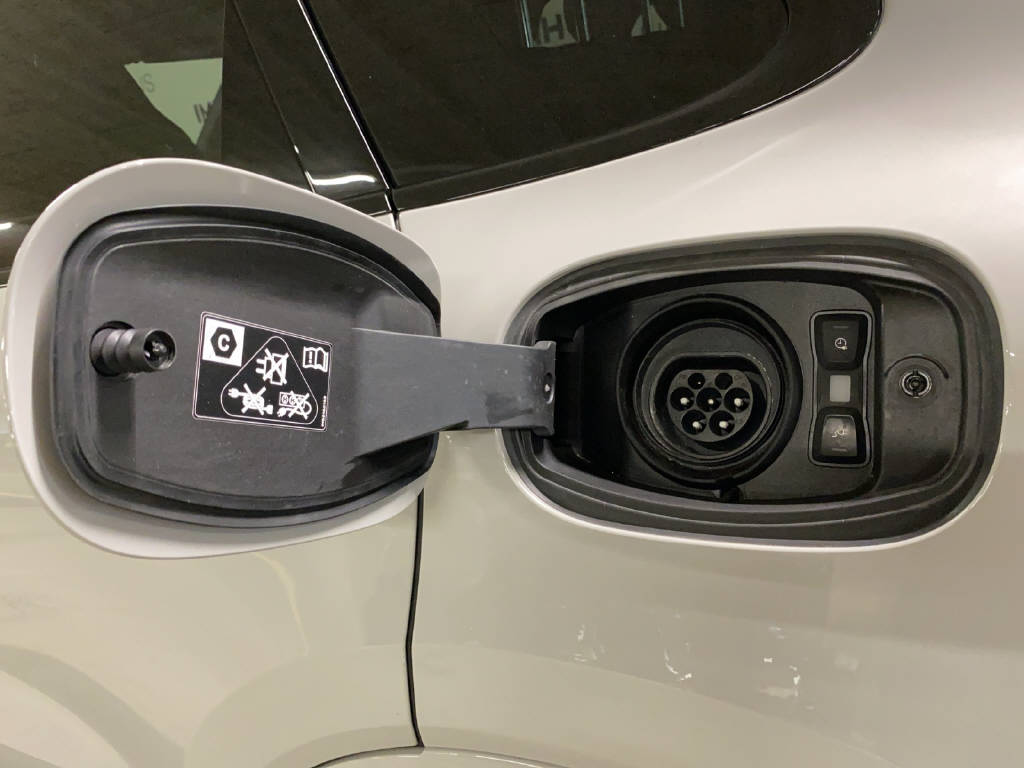 PORSCHE Cayenne 3.0 V6 E-Hybrid-image-17