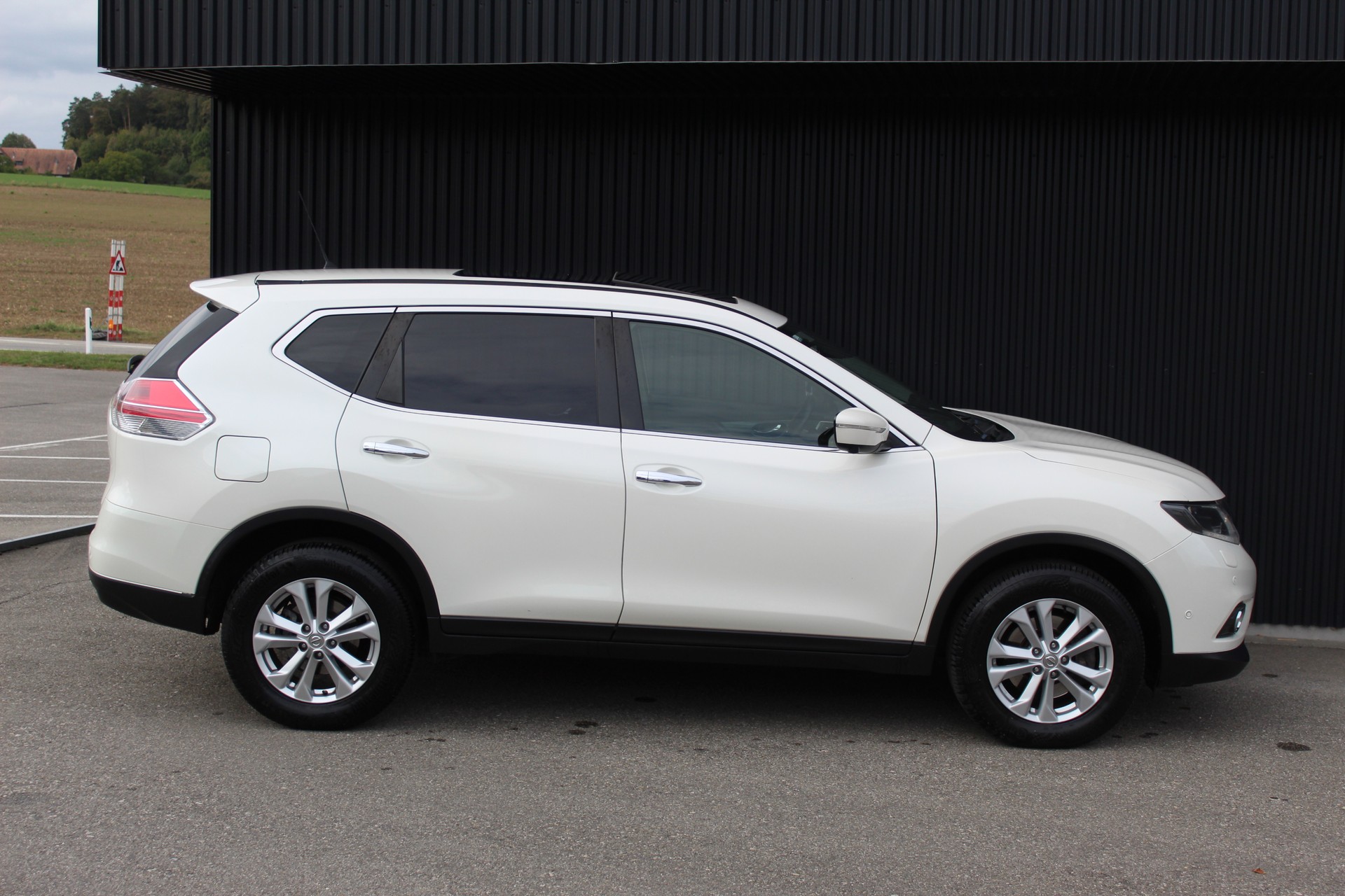 NISSAN X-Trail 2.0 dCi acenta Xtronic CVT ALL-MODE 4x4 7 Plätzer-image-1