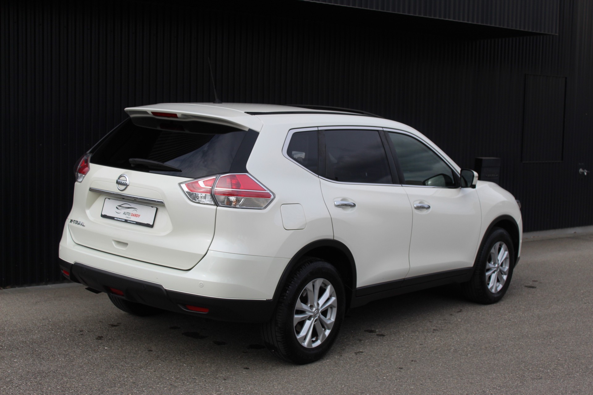 NISSAN X-Trail 2.0 dCi acenta Xtronic CVT ALL-MODE 4x4 7 Plätzer-image-2