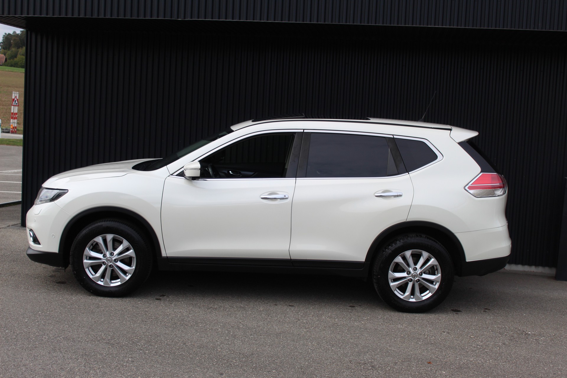 NISSAN X-Trail 2.0 dCi acenta Xtronic CVT ALL-MODE 4x4 7 Plätzer-image-5