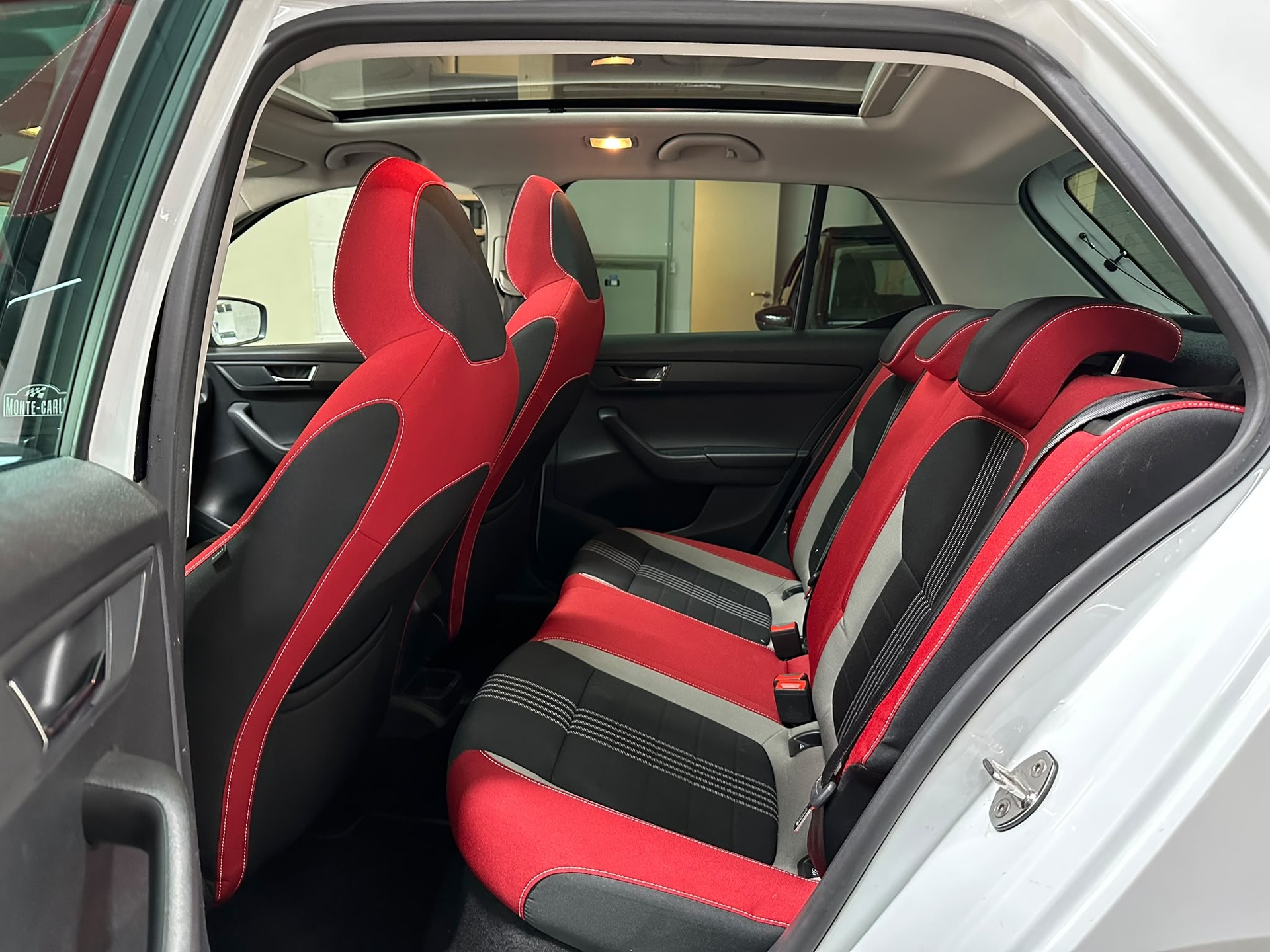 SKODA Fabia 1.2 TSI Monte Carlo-image-8
