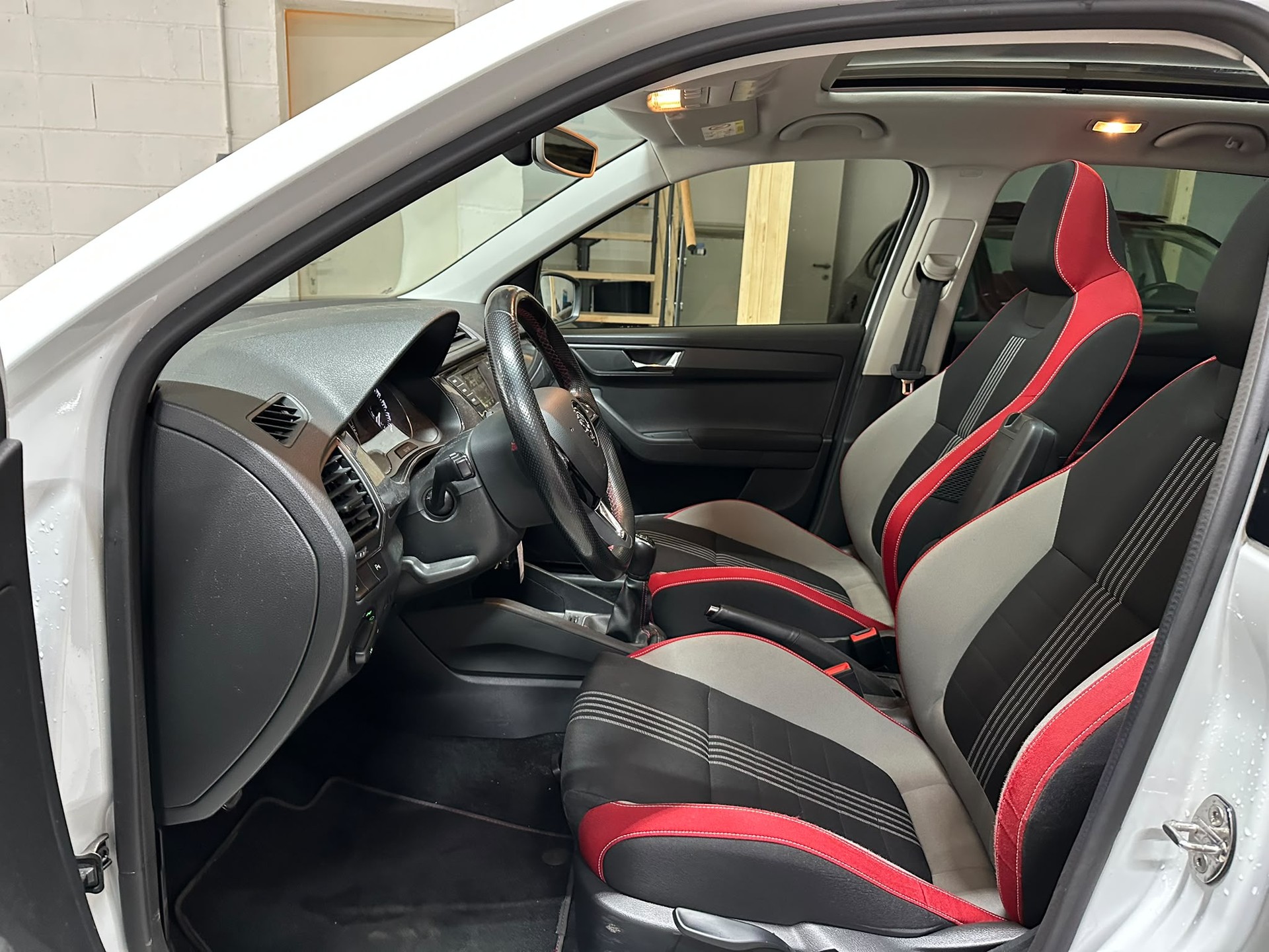 SKODA Fabia 1.2 TSI Monte Carlo-image-11
