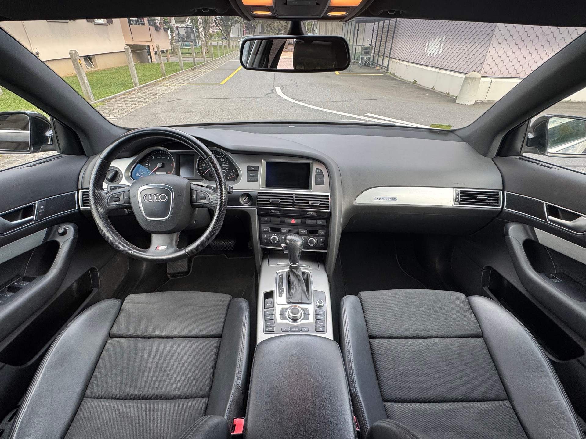 AUDI A6 Avant 3.0 V6 TDI Quattro * S-Line *-image-3
