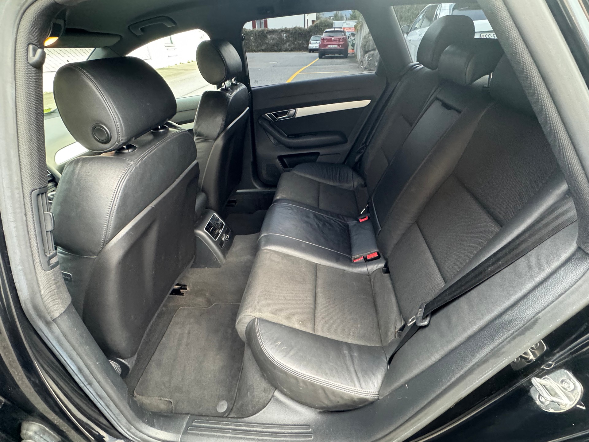 AUDI A6 Avant 3.0 V6 TDI Quattro * S-Line *-image-4