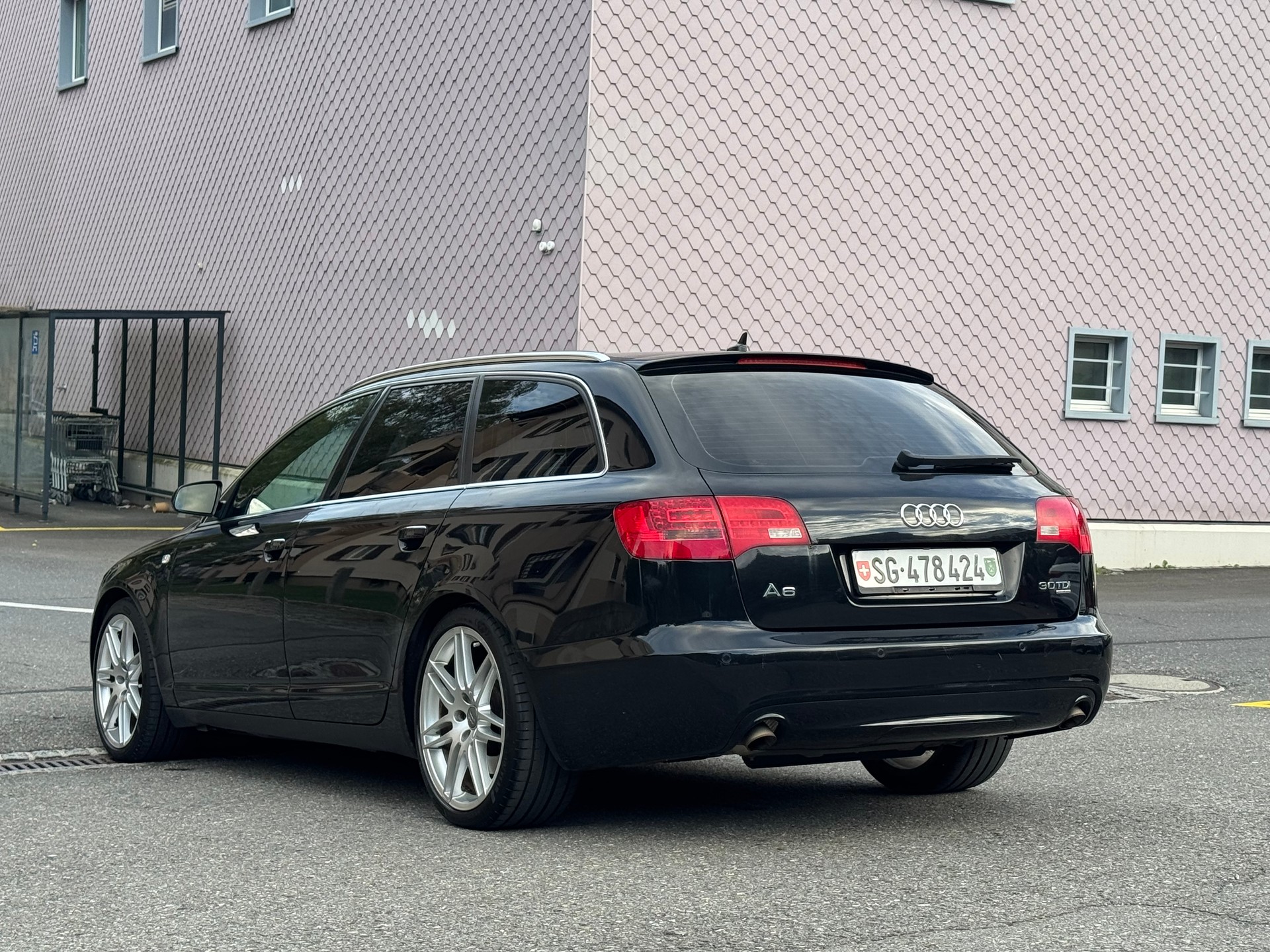 AUDI A6 Avant 3.0 V6 TDI Quattro * S-Line *-image-8