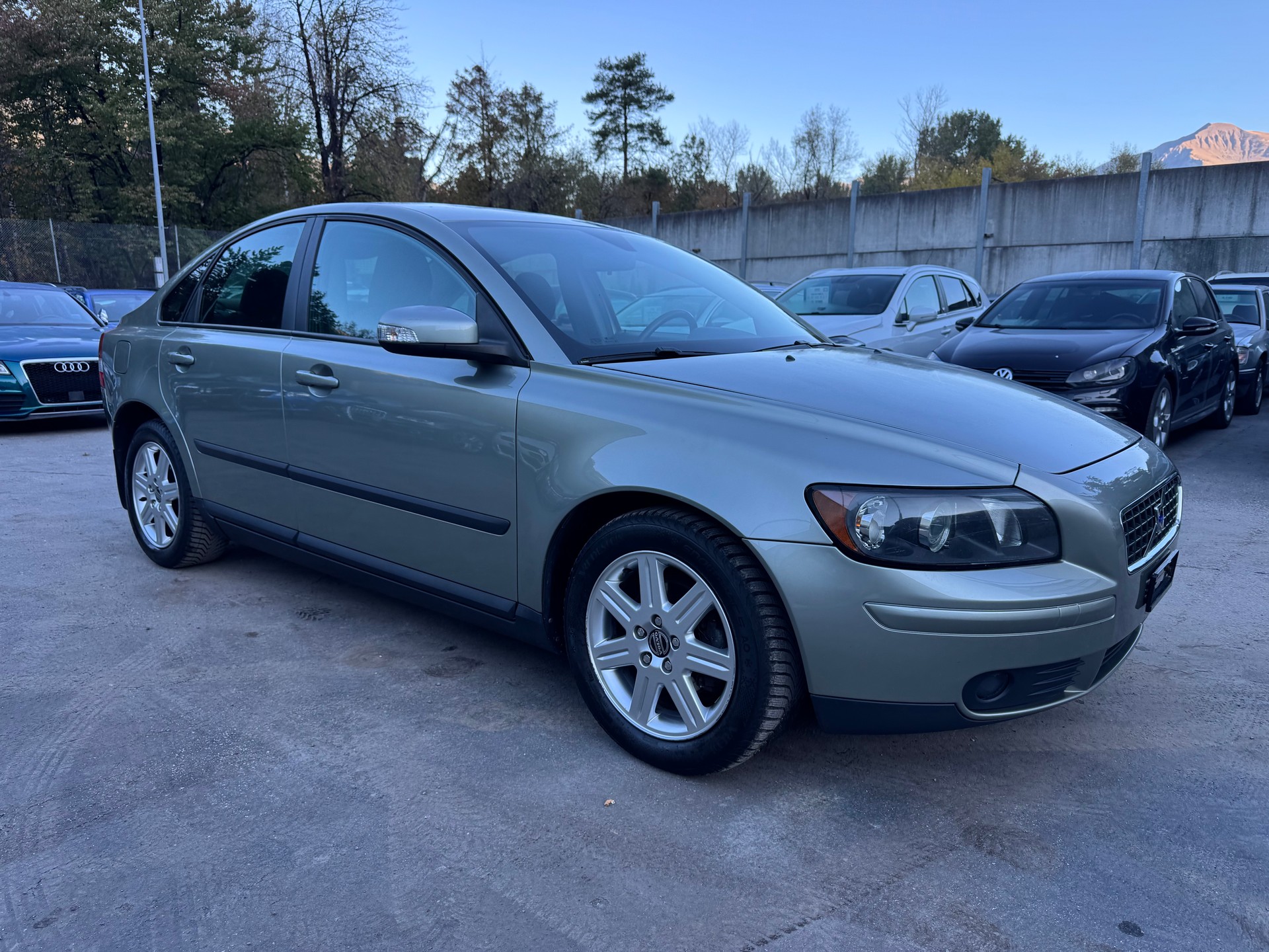 VOLVO S40 2.0-image-1