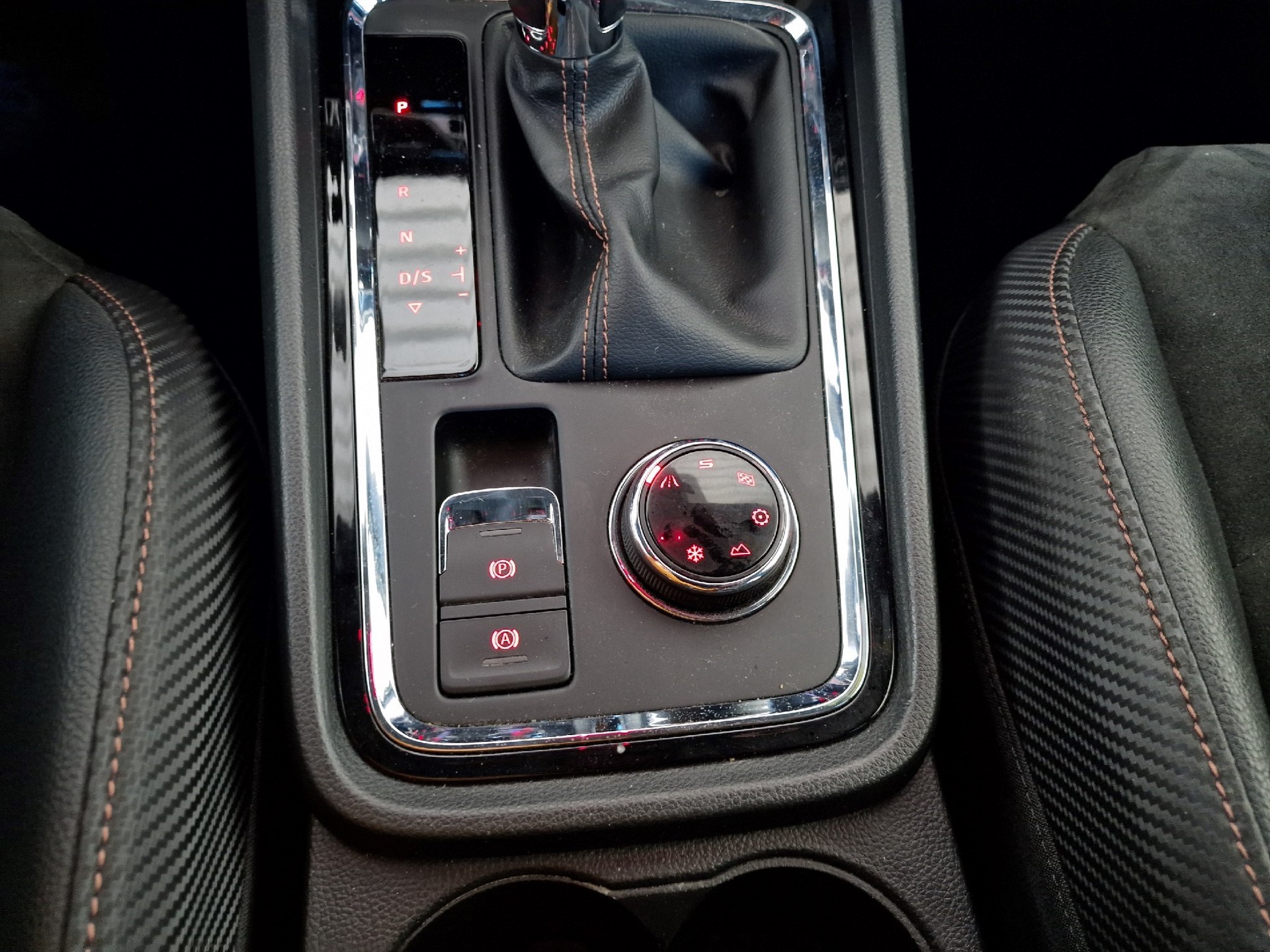 CUPRA Ateca 2.0TSI 4Drive DSG 8xBereift 24Mt Gara-image-13