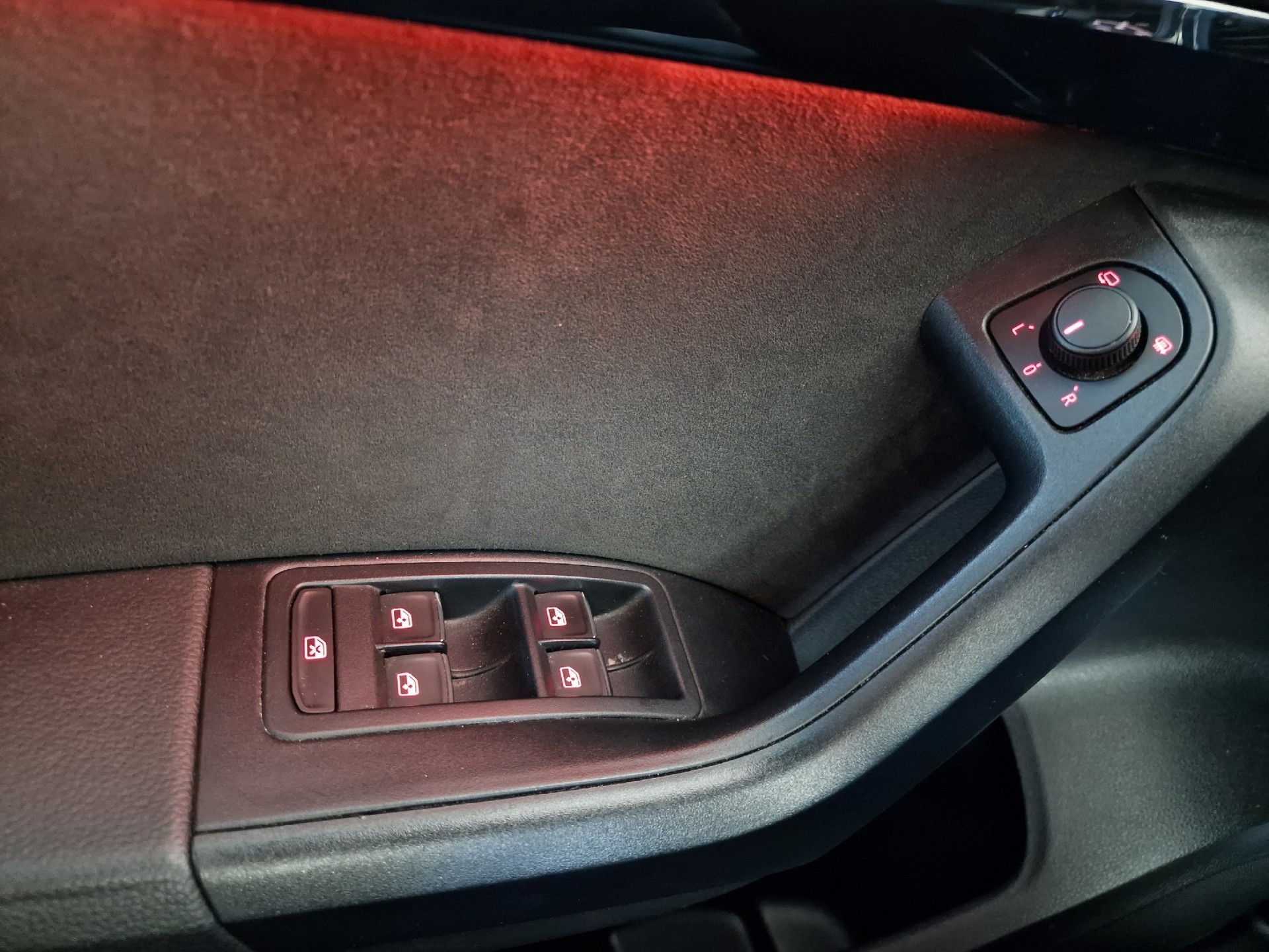 CUPRA Ateca 2.0TSI 4Drive DSG 8xBereift 24Mt Gara-image-19