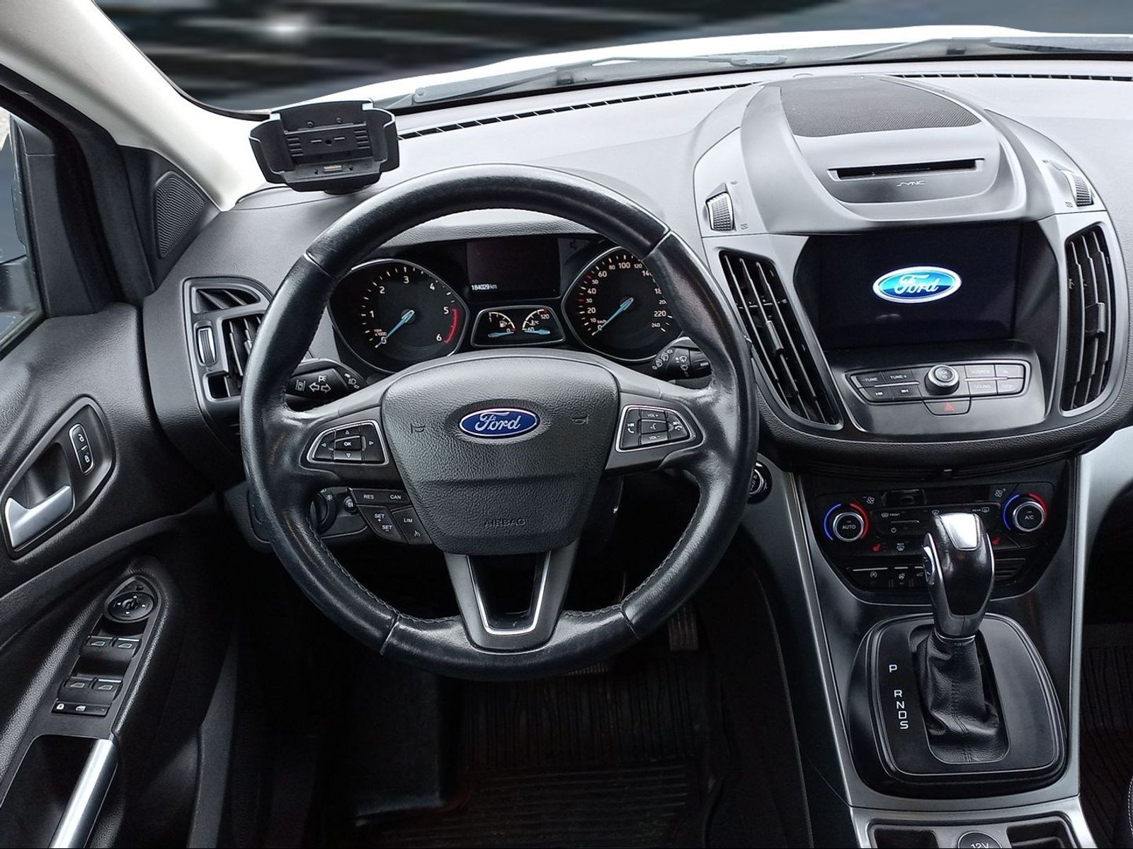 FORD Kuga 2.0 TDCi Titanium 4WD PowerShift-image-10