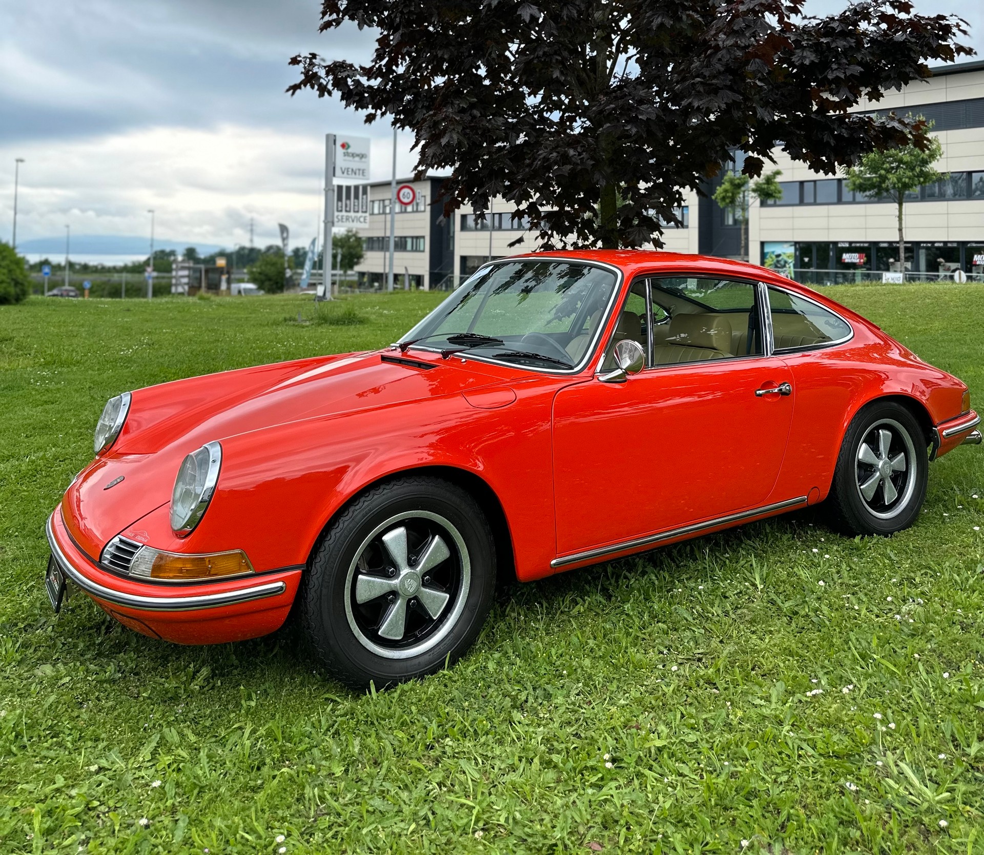 PORSCHE 911