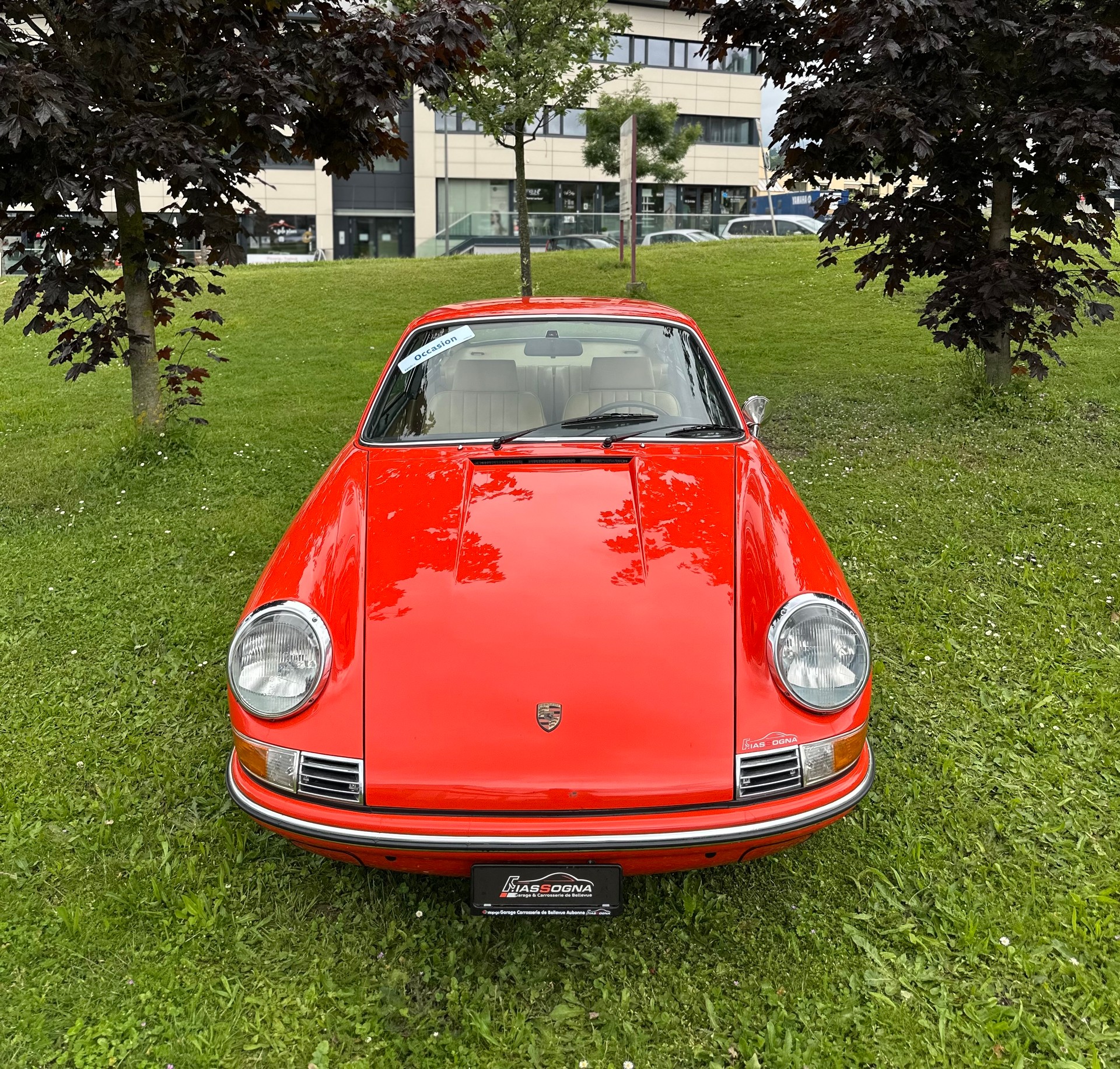 PORSCHE 911-showroom-element-2