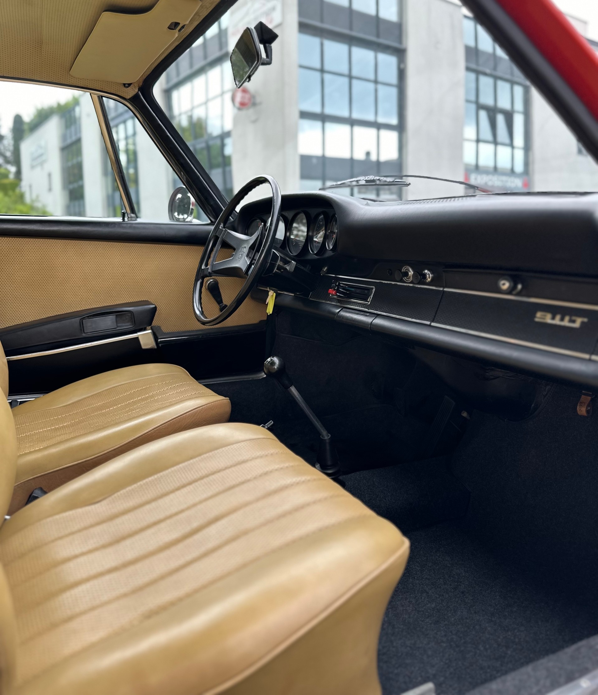 PORSCHE 911-image-8
