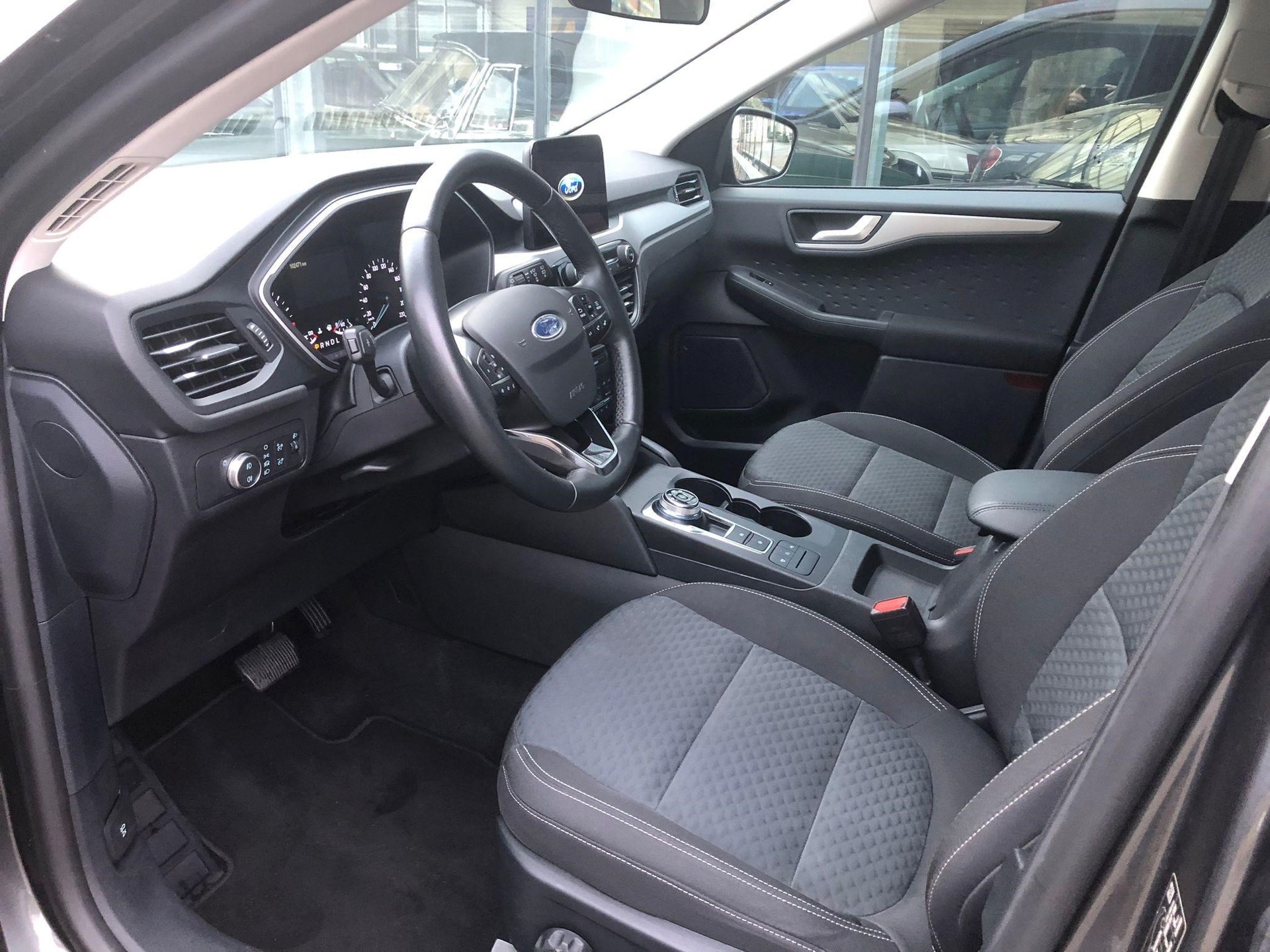 FORD Kuga 2.0 EcoBlue Cool & Connect 4x4-image-7