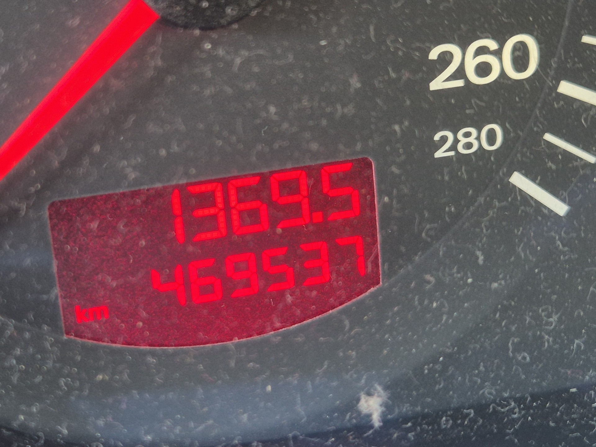 AUDI A6 2.4 V6-image-12