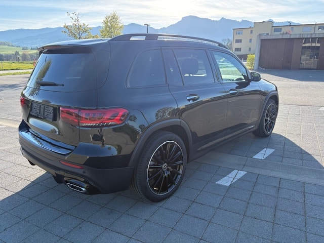 MERCEDES-BENZ GLB 220 d 4Matic AMG Line 8G-Tronic-image-4