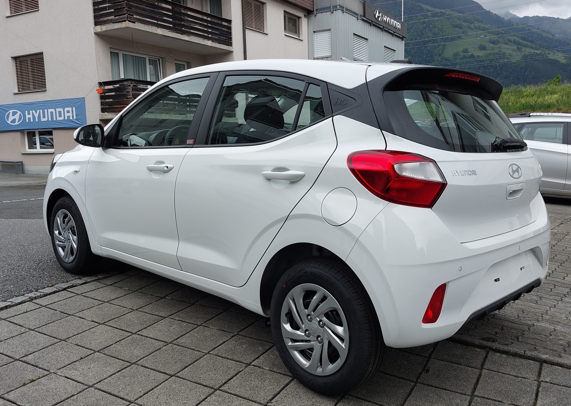 HYUNDAI i10 Origo-image-3