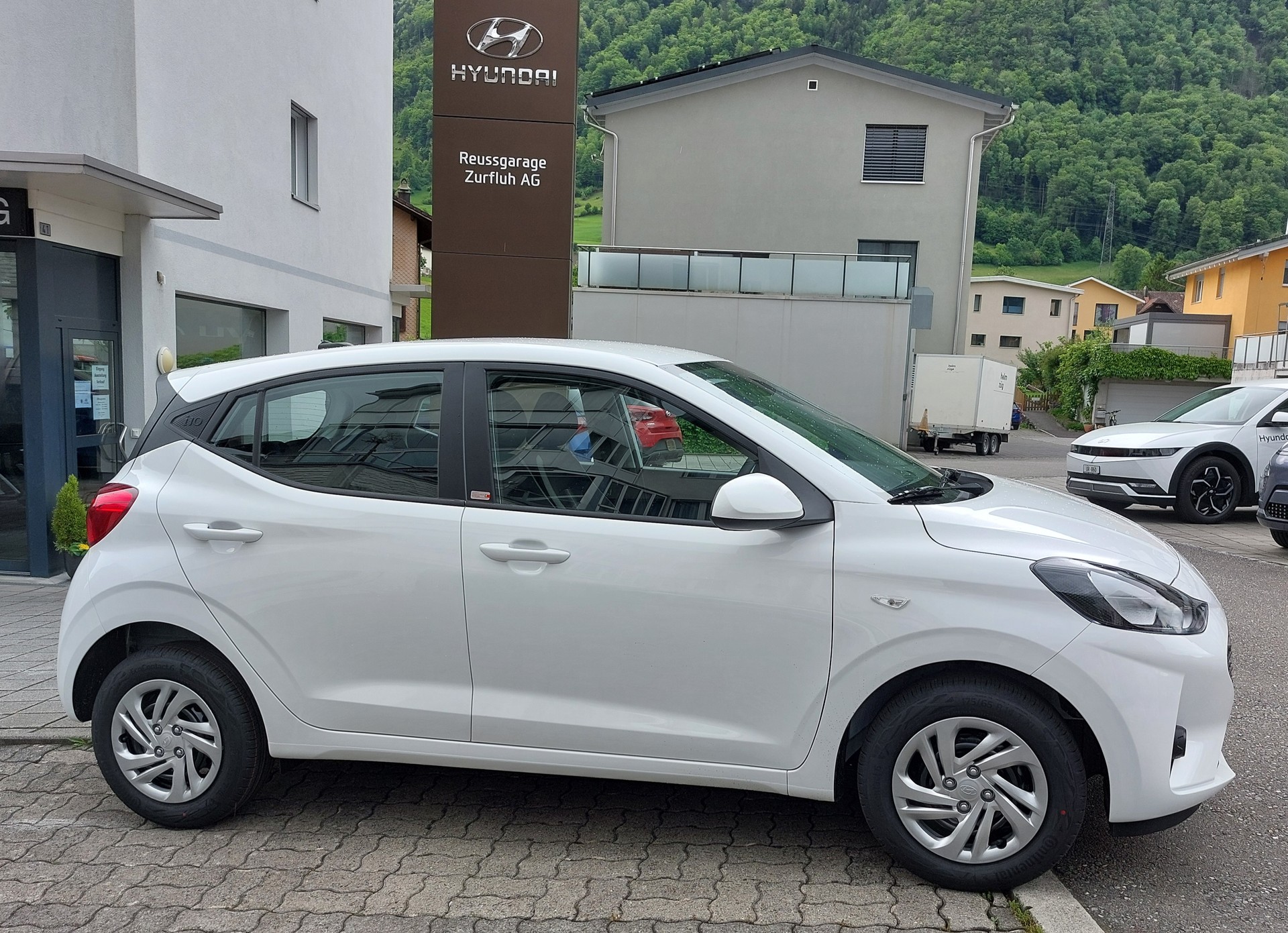 HYUNDAI i10 Origo-image-1