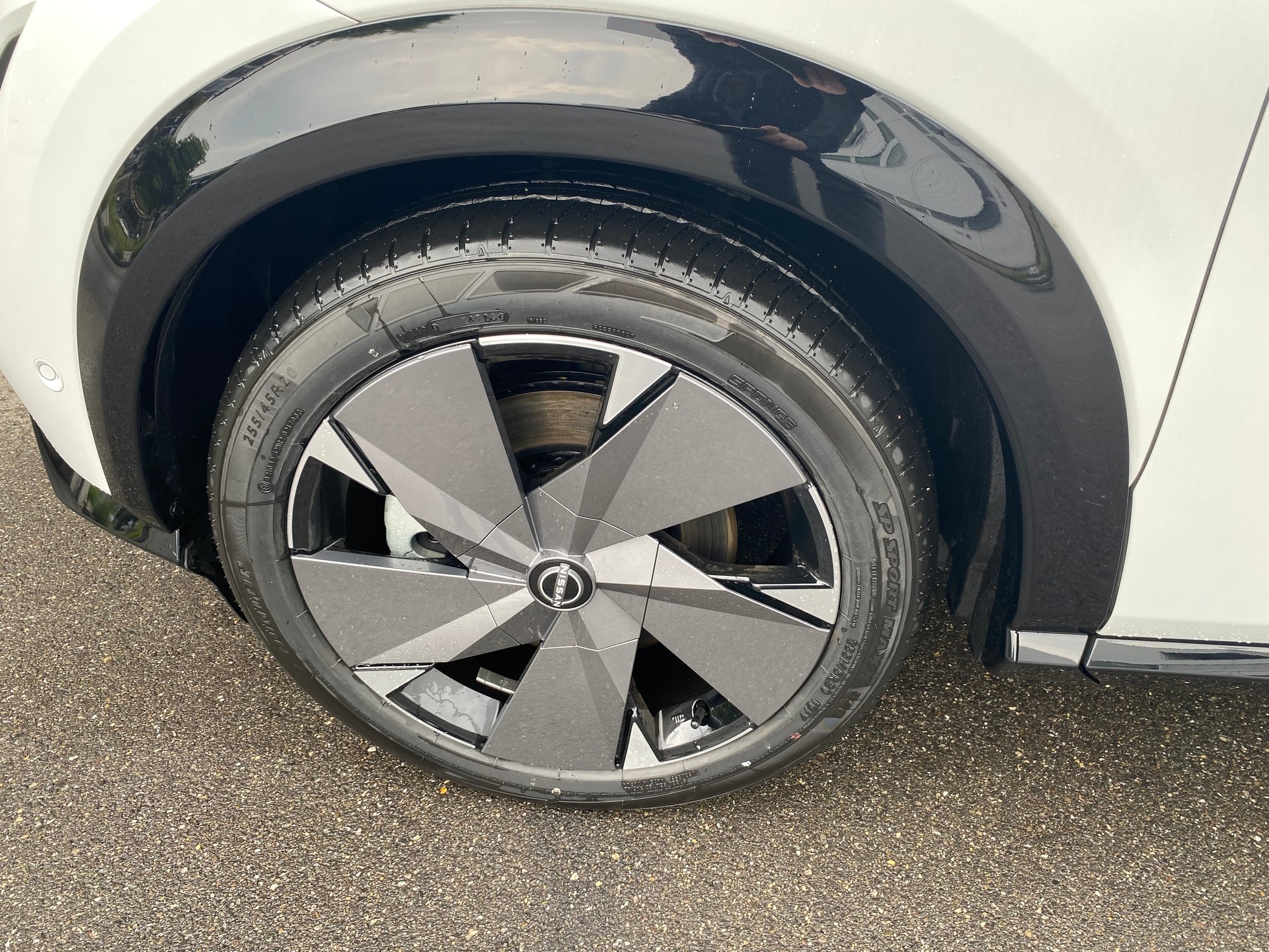 NISSAN Ariya 87 kWh e-4orce Evolve400 Allrad-image-17