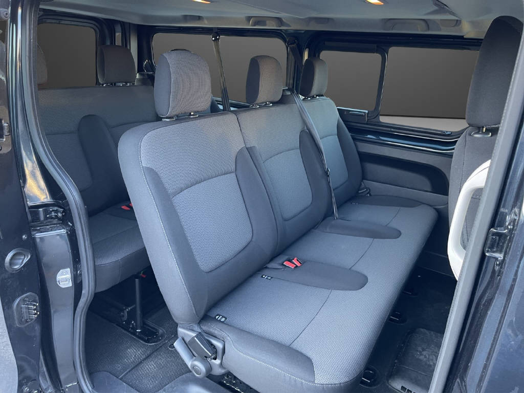 RENAULT Trafic Grand Passenger 2.0 dCi Blue 150 evolution-image-9