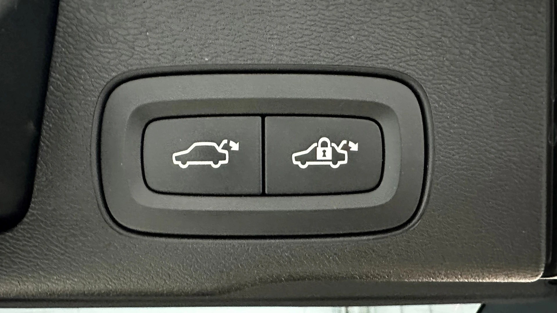 VOLVO XC60 T8 eAWD Inscription Geartronic-image-5