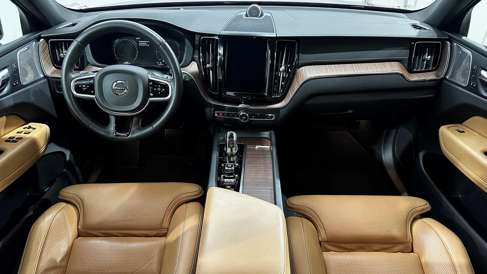 VOLVO XC60 T8 eAWD Inscription Geartronic-image-3