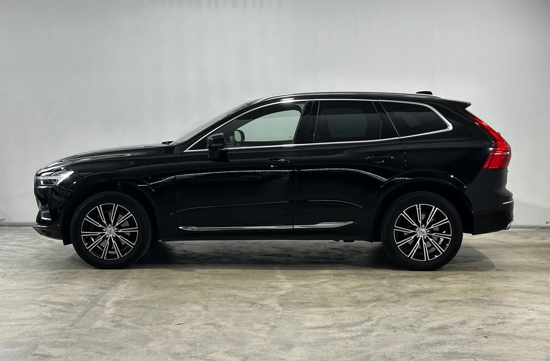 VOLVO XC60 T8 eAWD Inscription Geartronic-image-1