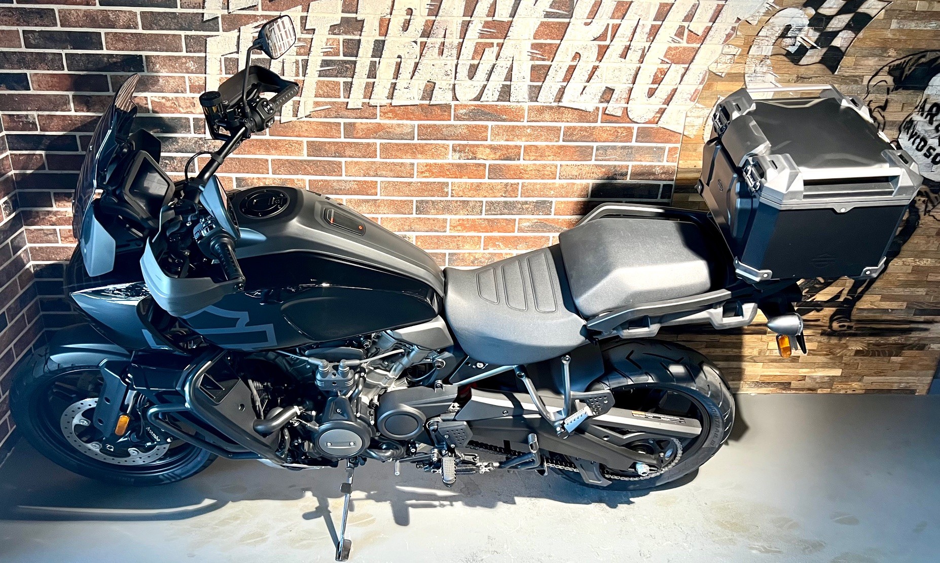 HARLEY-DAVIDSON RA Pan America 1250 Special-showroom-element-1