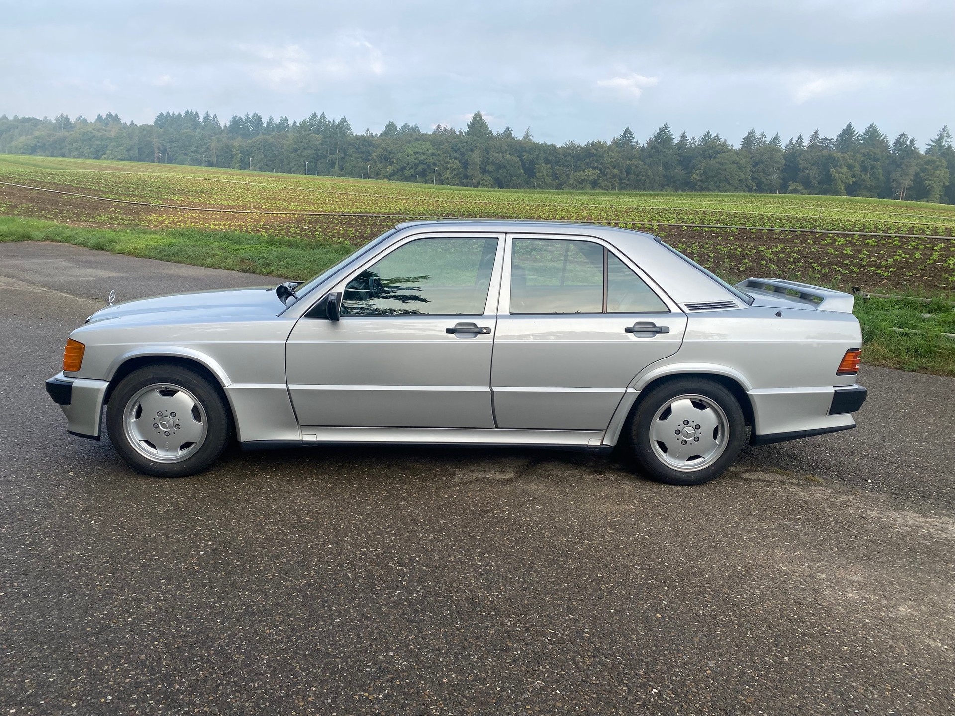 MERCEDES-BENZ 190 E 2.5-16 Automatic-showroom-element-1