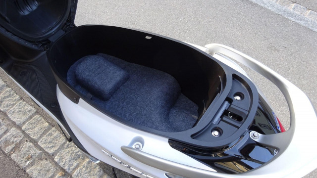 YAMAHA D'Elight LTS 125-image-4