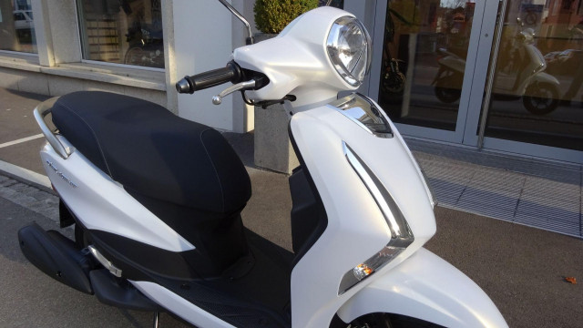 YAMAHA D'Elight LTS 125-showroom-element-3